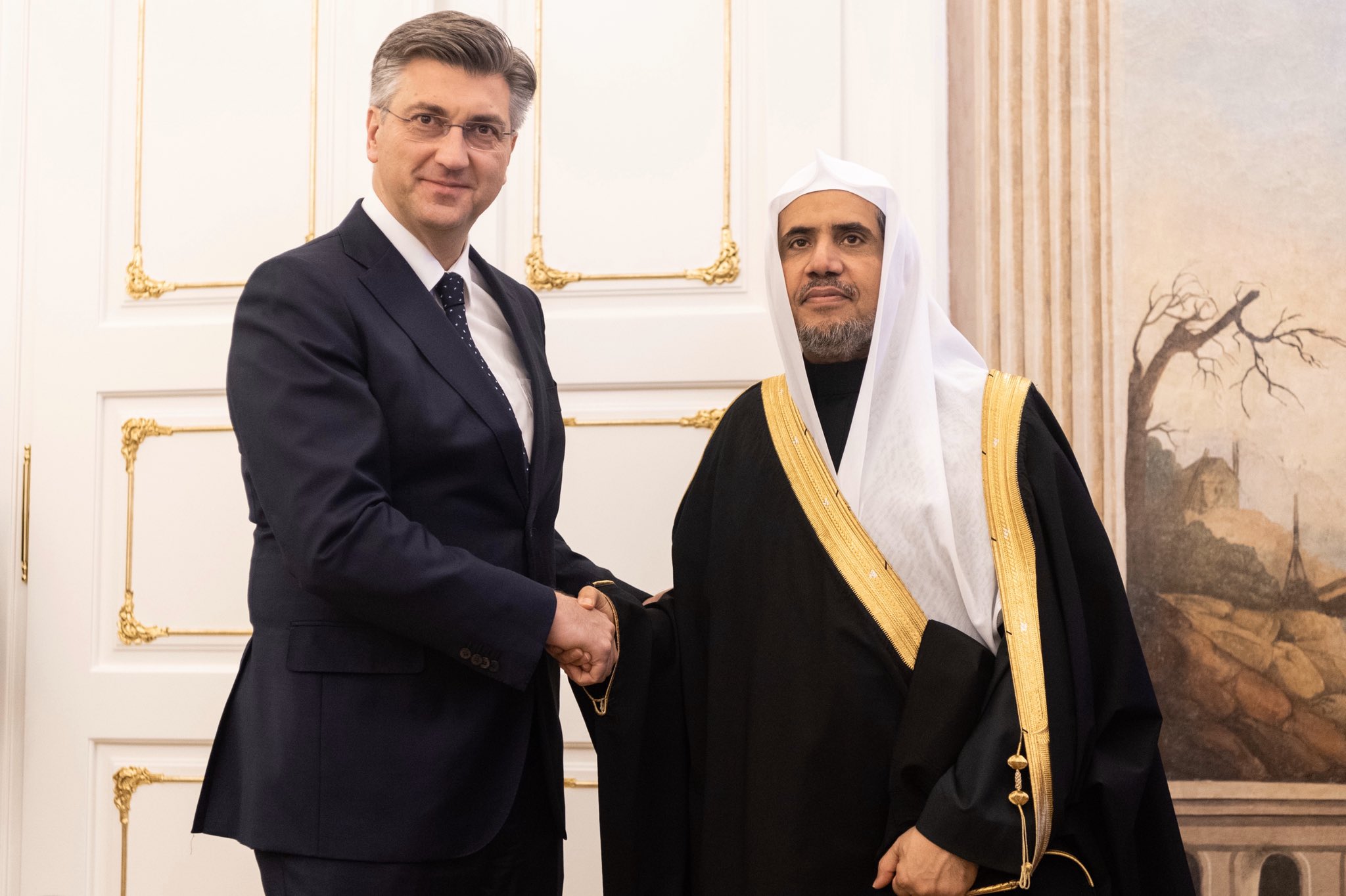 کروشیا کے وزیر اعظم نے عزت مآب شیخ ڈاکٹر محمد العیسی سے حکومتی ہیڈ کوارٹر میں ملاقات کی