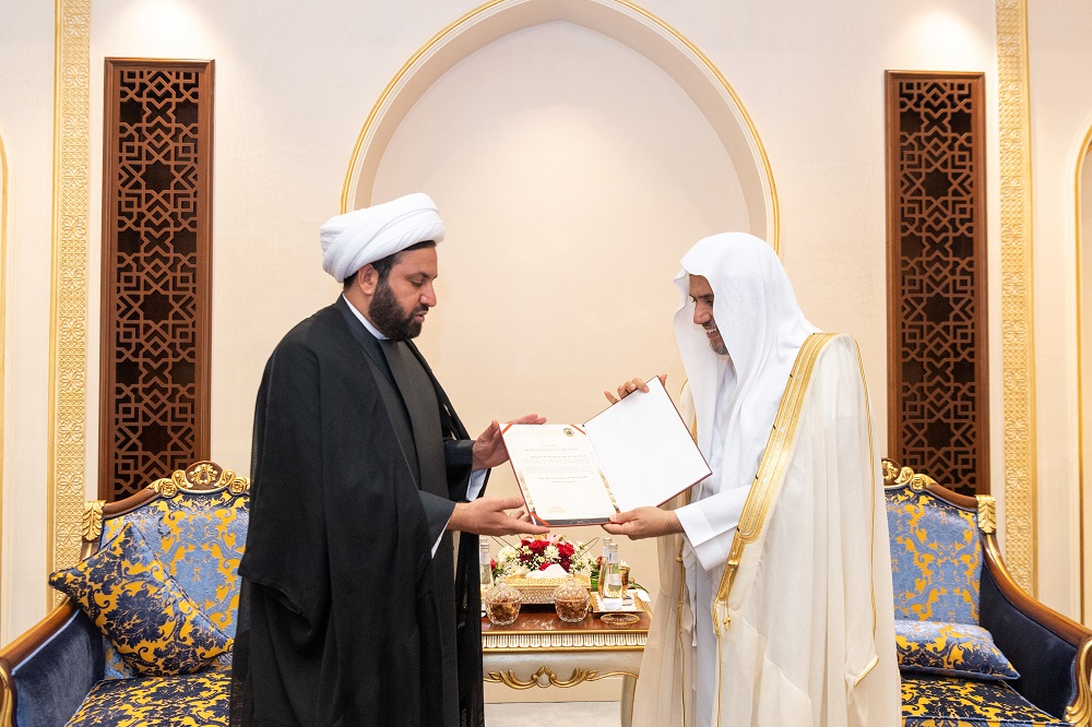 أمين رابطة العالم الإسلامي يستقبل شخصيات من كبار العلماء والمفتين والقيادات الدينية في العالم الإسلامي