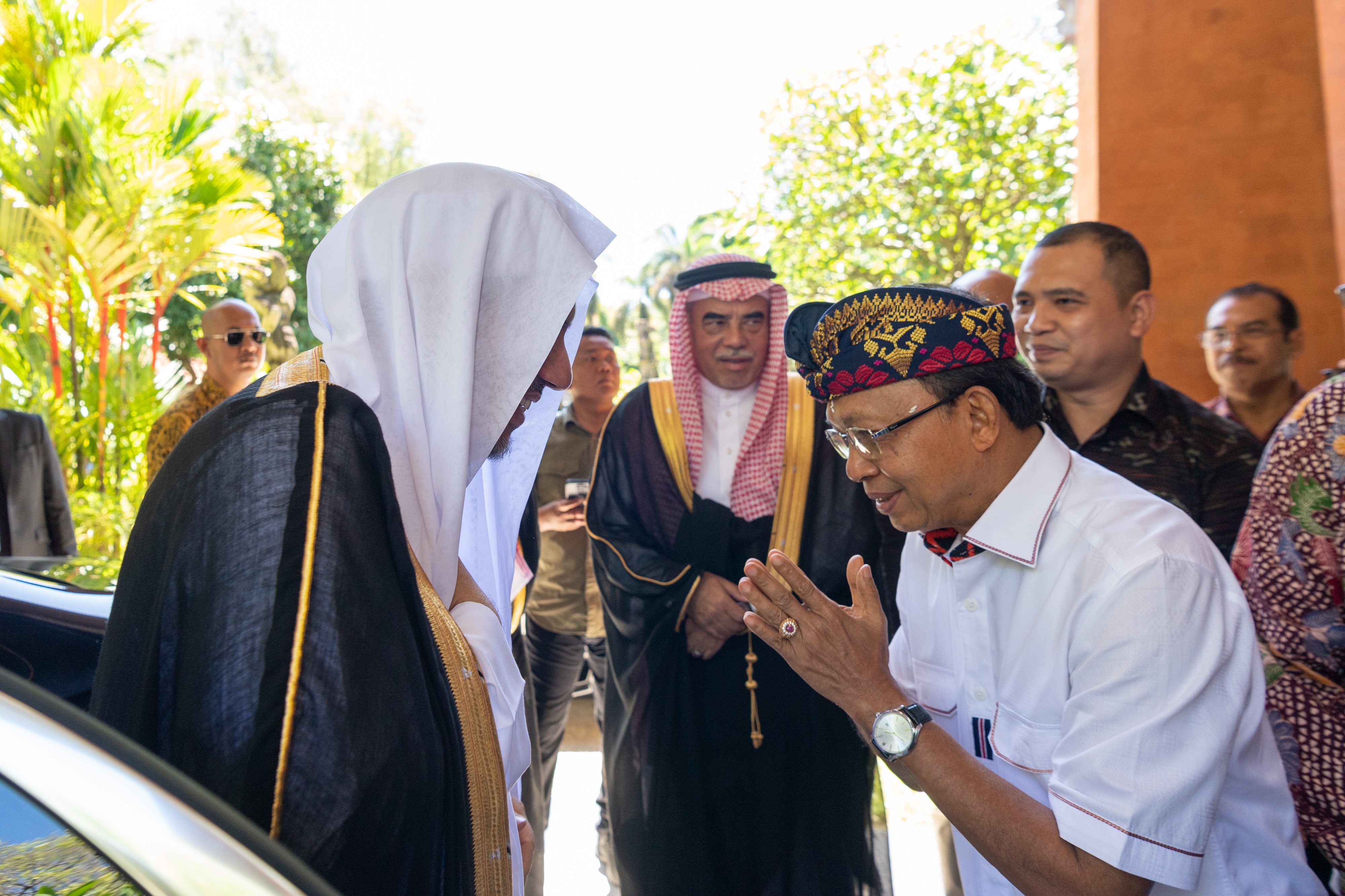 استقبل معالي حاكم جزيرة بالي د. وايان كوستر، معالي الأمين العام رئيس هيئة علماء المسلمين الشيخ د. محمد العيسى