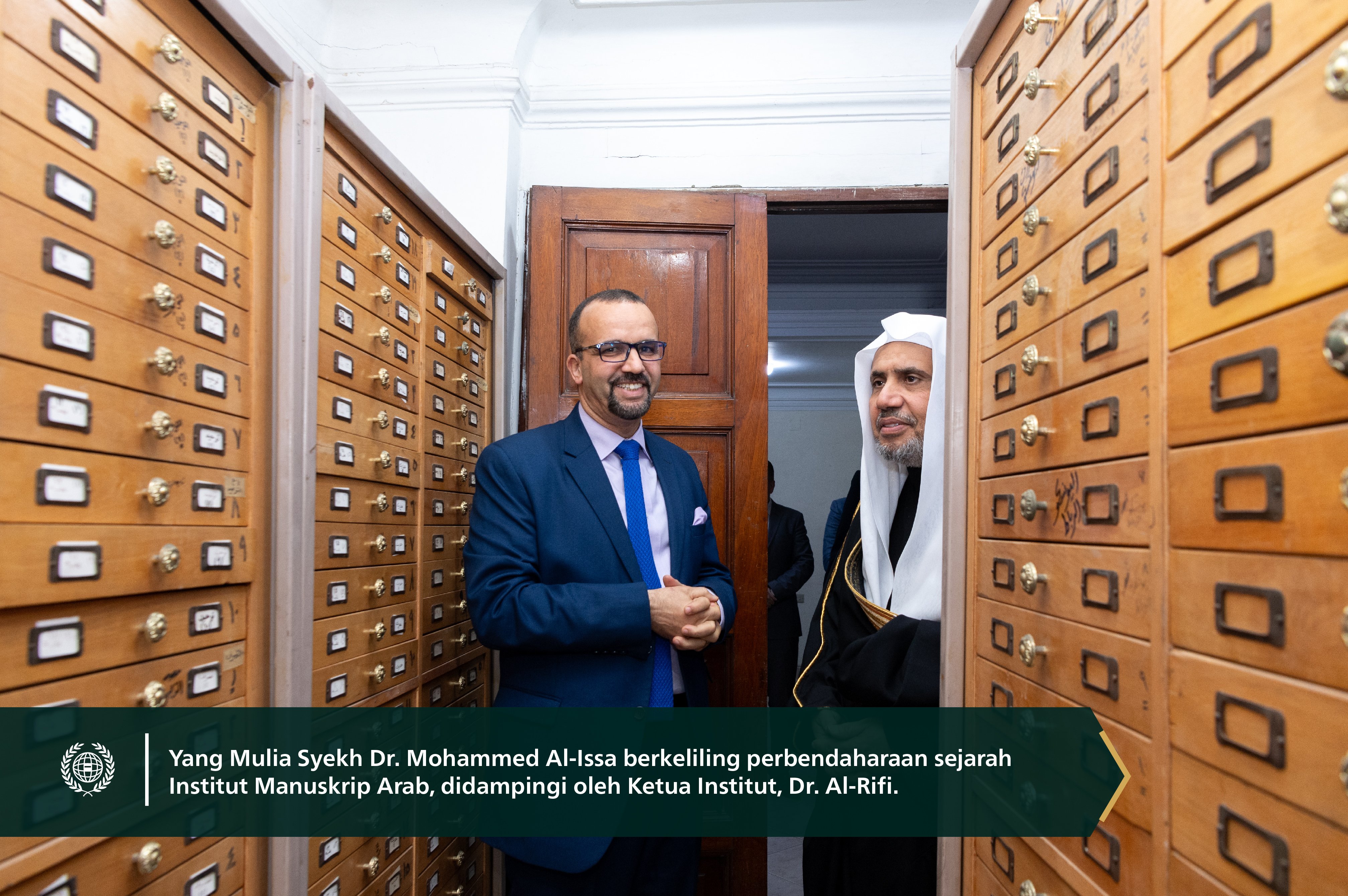 Institut Manuskrip Arab yang berafiliasi dengan Akademi Bahasa Arab di kantornya di Kairo, menjamu Yang Mulia Sekretaris Jenderal LMD, Ketua Asosiasi Ulama Muslim, Syekh Dr. Mohammed Al-issa