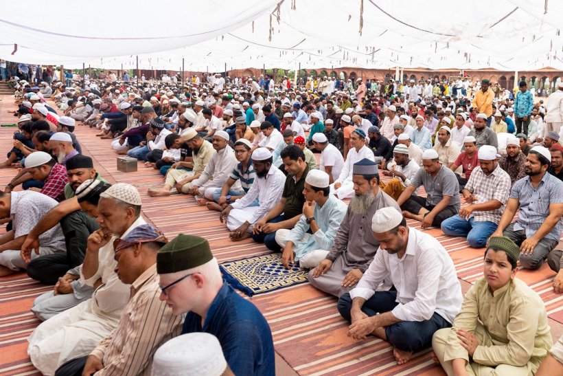 Yang Mulia Sekjen LMD, Ketua Asosiasi Ulama Muslim, Syekh Dr.Mohammad Al-issa , menjadi imam &amp; khatib di Masjid Agung di ibu kota India, New Delhi.