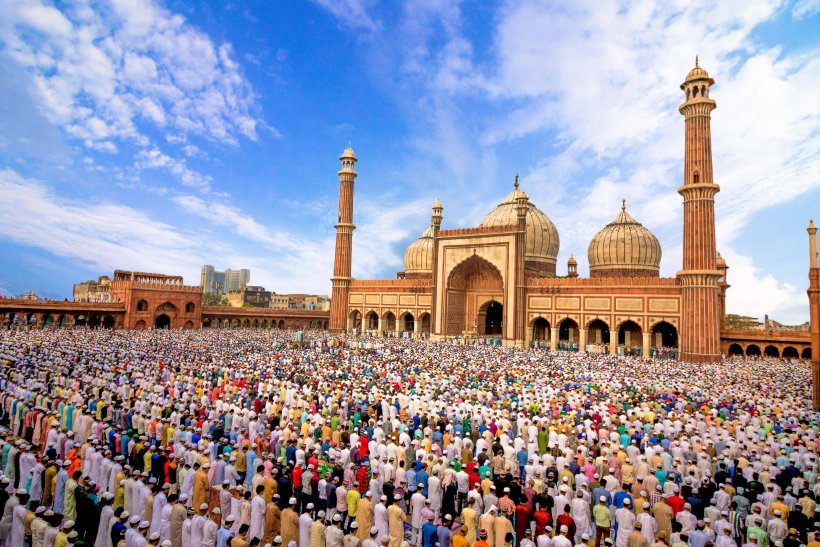 Yang Mulia Sekjen LMD, Ketua Asosiasi Ulama Muslim, Syekh Dr.Mohammad Al-issa, menjadi imam &amp; khatib di Masjid Agung di ibu kota India, New Delhi.