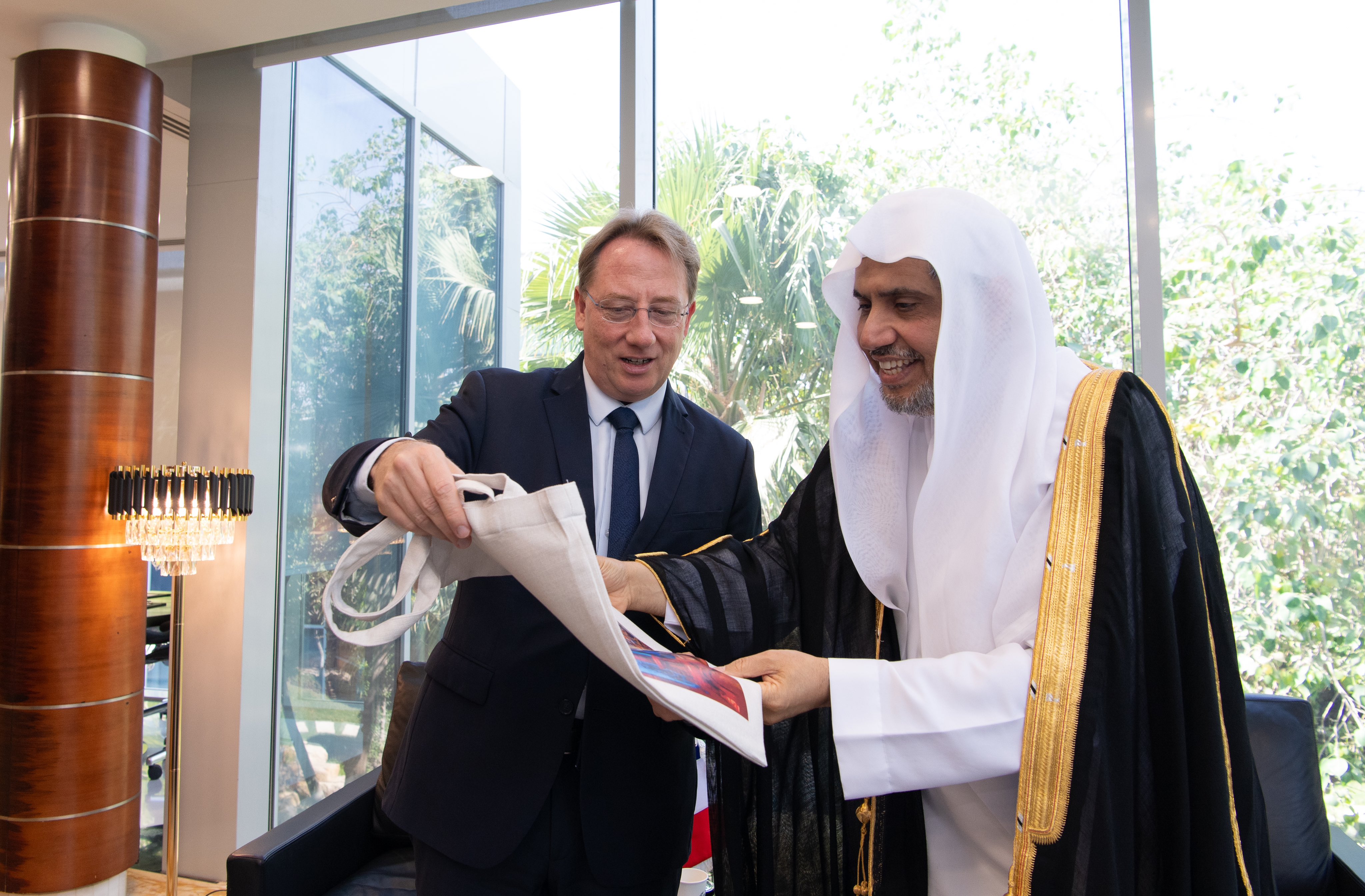 His Excellency Sheikh Dr. Mohammed Al-ssa, Secretary-General of the MWL and Chairman of the Organization of Muslim Scholars, met with Amb. Ludovic Pouille, Ambassador of the French Republic to the Kingdom of Saudi Arabia