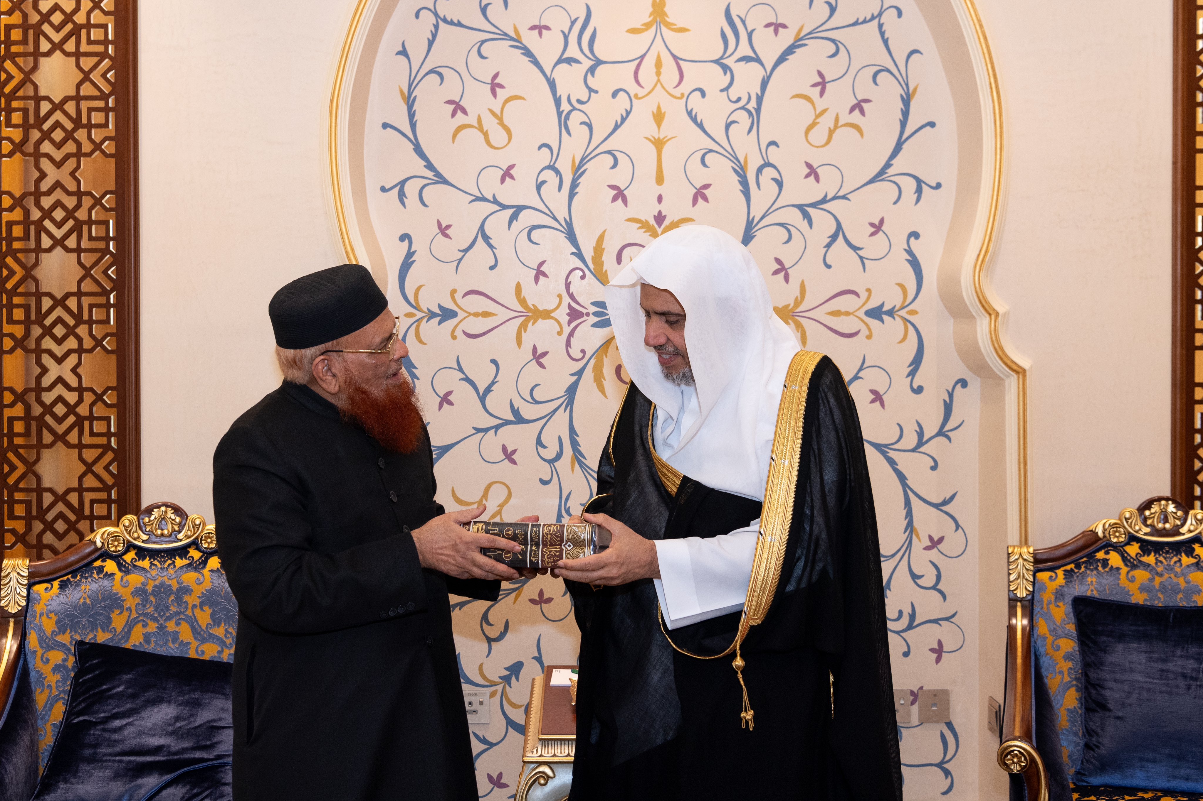 Dalam rangka koordinasi resmi sebelumnya: Yang Mulia Sekretaris Jenderal LMD, Ketua Asosiasi Ulama Muslim, Syekh Dr. Mohammed Al-issa    menerima Yang Mulia Mufti Republik Islam Pakistan