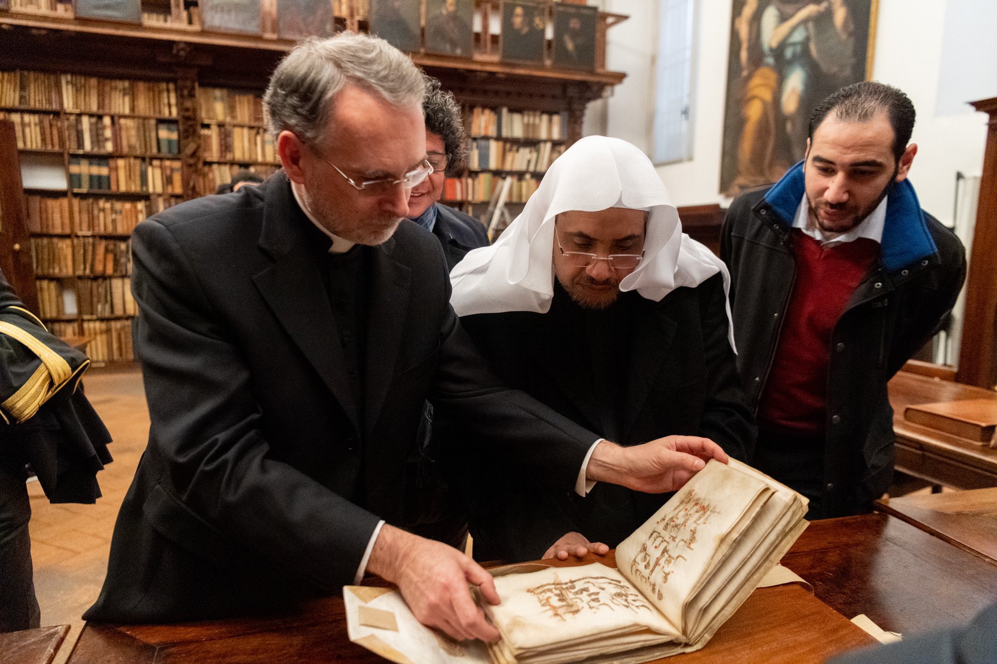 En janvier, MohammadAlissa a visité la Bibliothèque historique Ambrosienne et a donné une conférence à l'Université catholique du Sacré-Cœur de Milan en Italie. Sa visite était axée sur l’apprentissage multiculturel et le dialogue interreligieux.