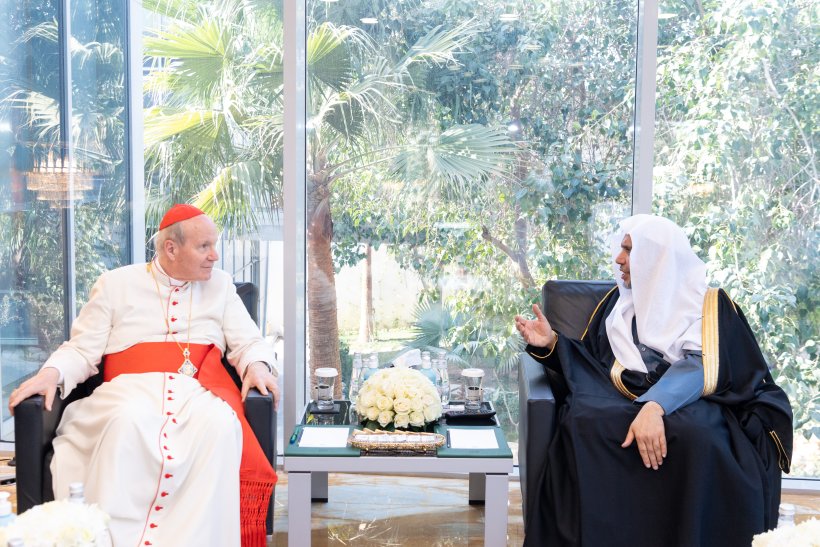 Atas undangan Liga Muslim Dunia: Yang Mulia Sekretaris Jenderal LMD, Ketua Asosiasi Ulama Muslim, Syekh Dr.mhmdalissa , telah menerima di Riyadh tamu LMD, Yang Mulia Kardinal Dr. Christoph Schönbrun, Uskup Agung vienna.
