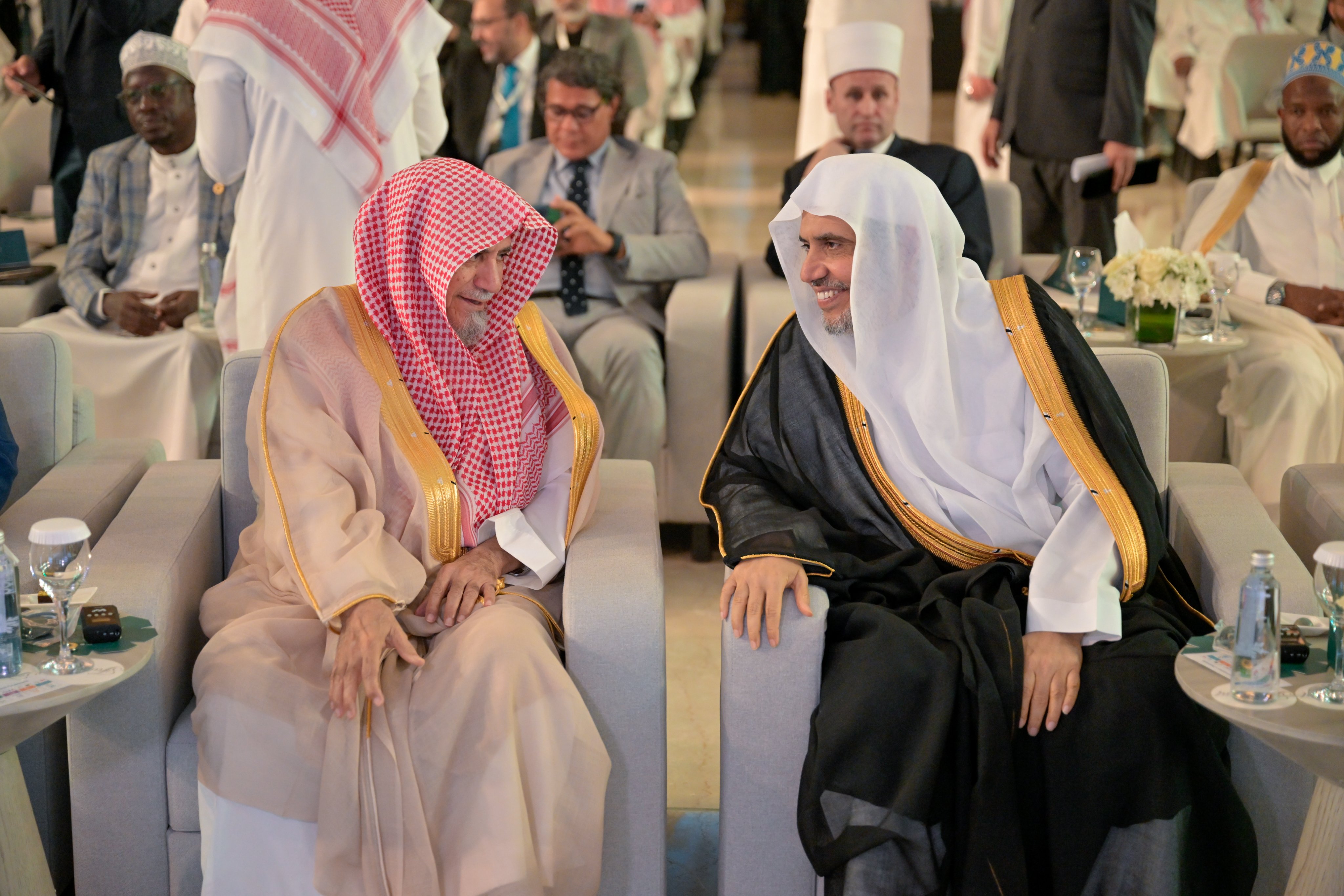 Ide platform ini telah mendapatkan persetujuan resmi dari Akademi Fikih Islam melalui 