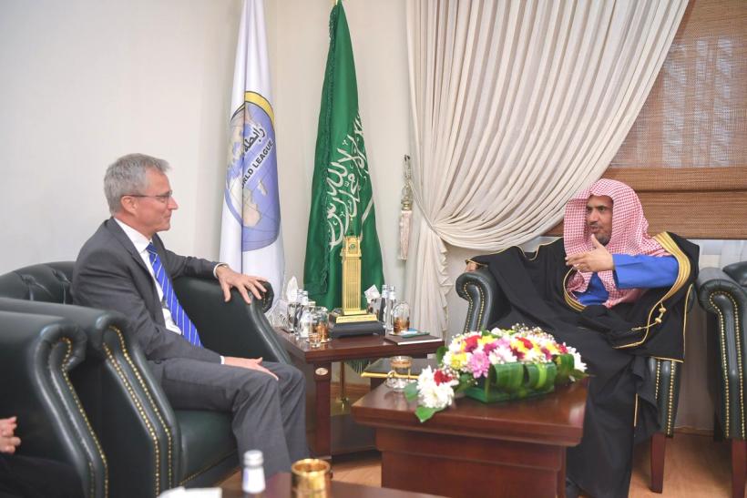 Son Excellence le Secrétaire Général de la LIM recevant l'ambassadeur du Royaume de Belgique auprès de l’Arabie Saoudite M. Geert Criel