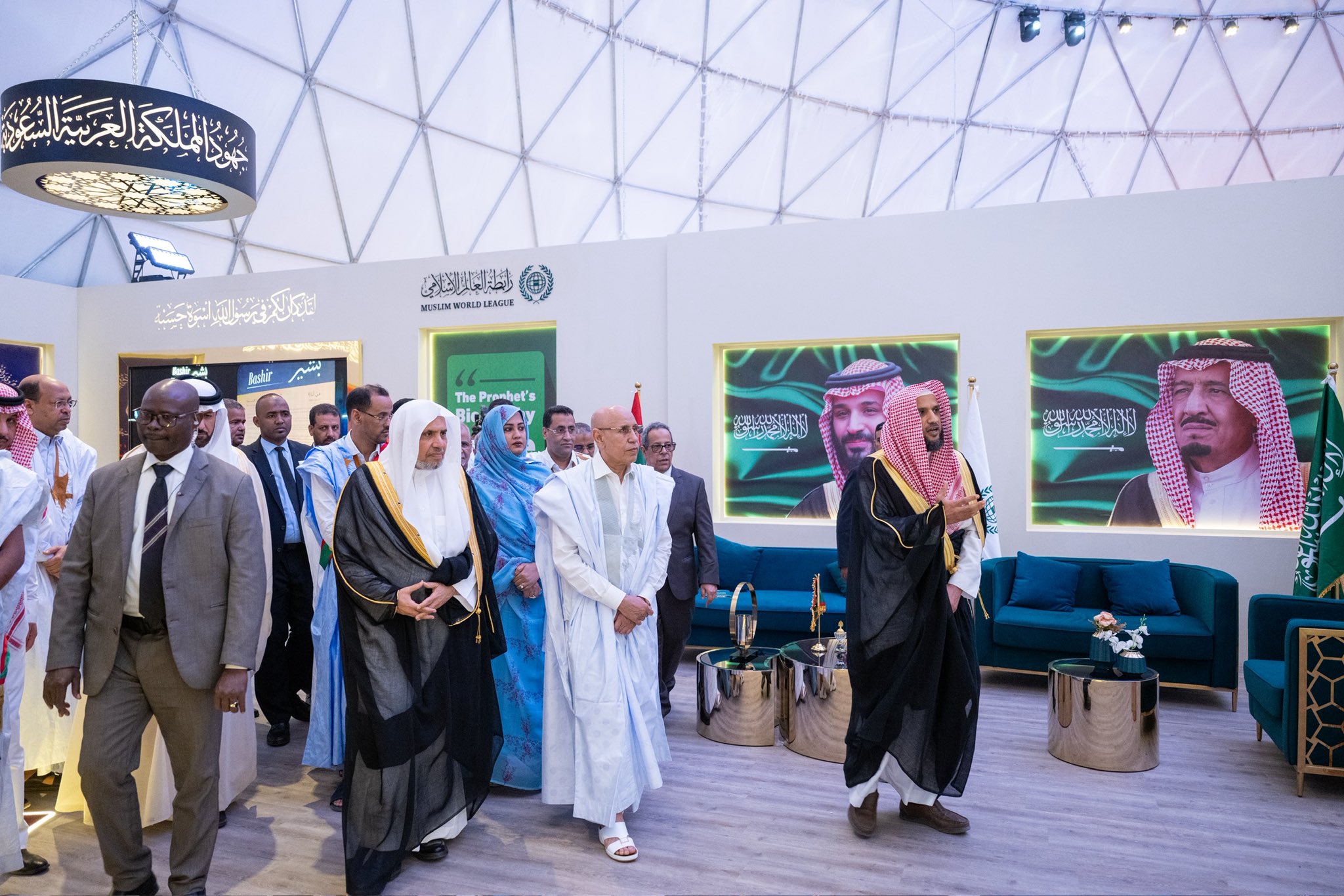Dans le cadre du plan d’expansion internationale du musée, et en présence du Secrétaire général de la Ligue, des membres du corps diplomatique et de hautes personnalités, le Président mauritanien a inauguré le Musée sur la tradition prophétique à Nouakchott.