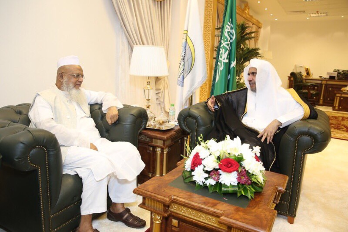 Le SG recevant au siège de la LIM à Makkah le Cheikh Farid Uddin Masud, Grand Moufti du Bagladesh et Président de son Conseil de savants