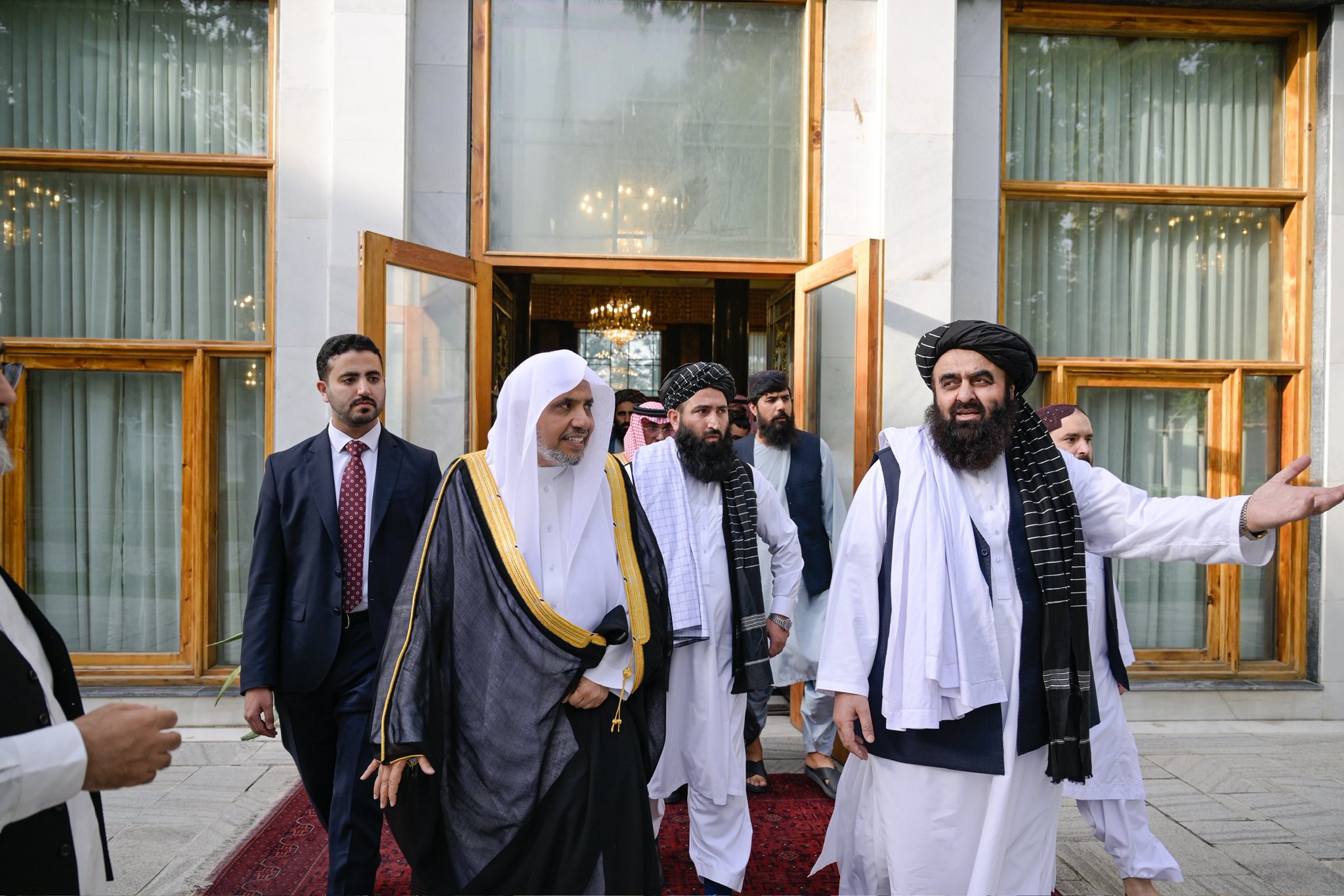 دبیرکل محترم و رئیس انجمن علمای  مسلمان، جناب آقای دکتر شیخ  ‫محمد العيسى، با وزیر امور خارجه افغانستان، مولوی امیرخان متقی، در مقر نخست شورای امنیت در کاخ ریاست وزرای کابل دیدار کرد.