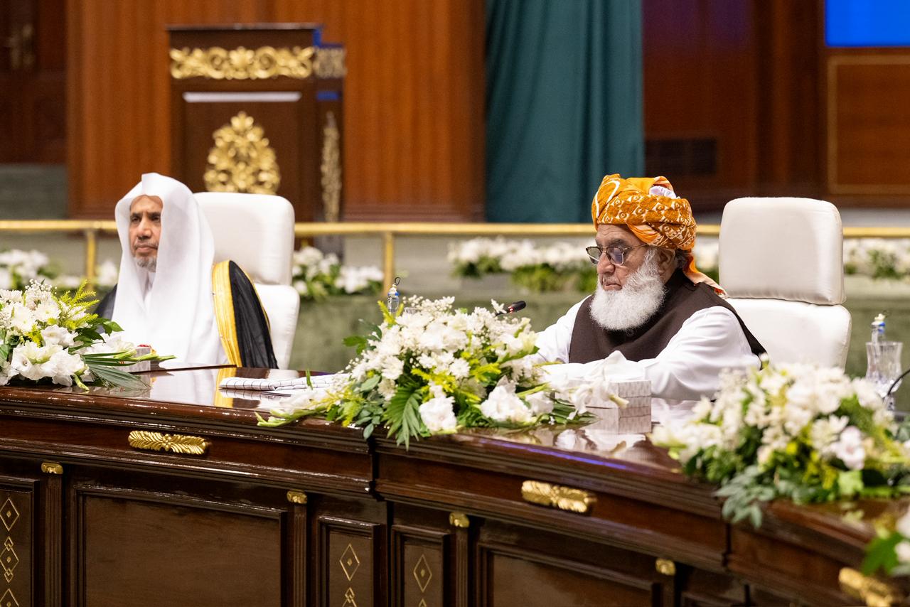 Bajo el tema «La coordinación de las posiciones y la unidad de la palabra», y con la presencia de un gran número de ulemas: El Secretario General de la Liga del Mundo Islámico, Presidente del Consejo de Ulemas, el Sheij Mohammed bin Abdulkarim Alissa, inauguró en la capital paquistaní, Islamabad
