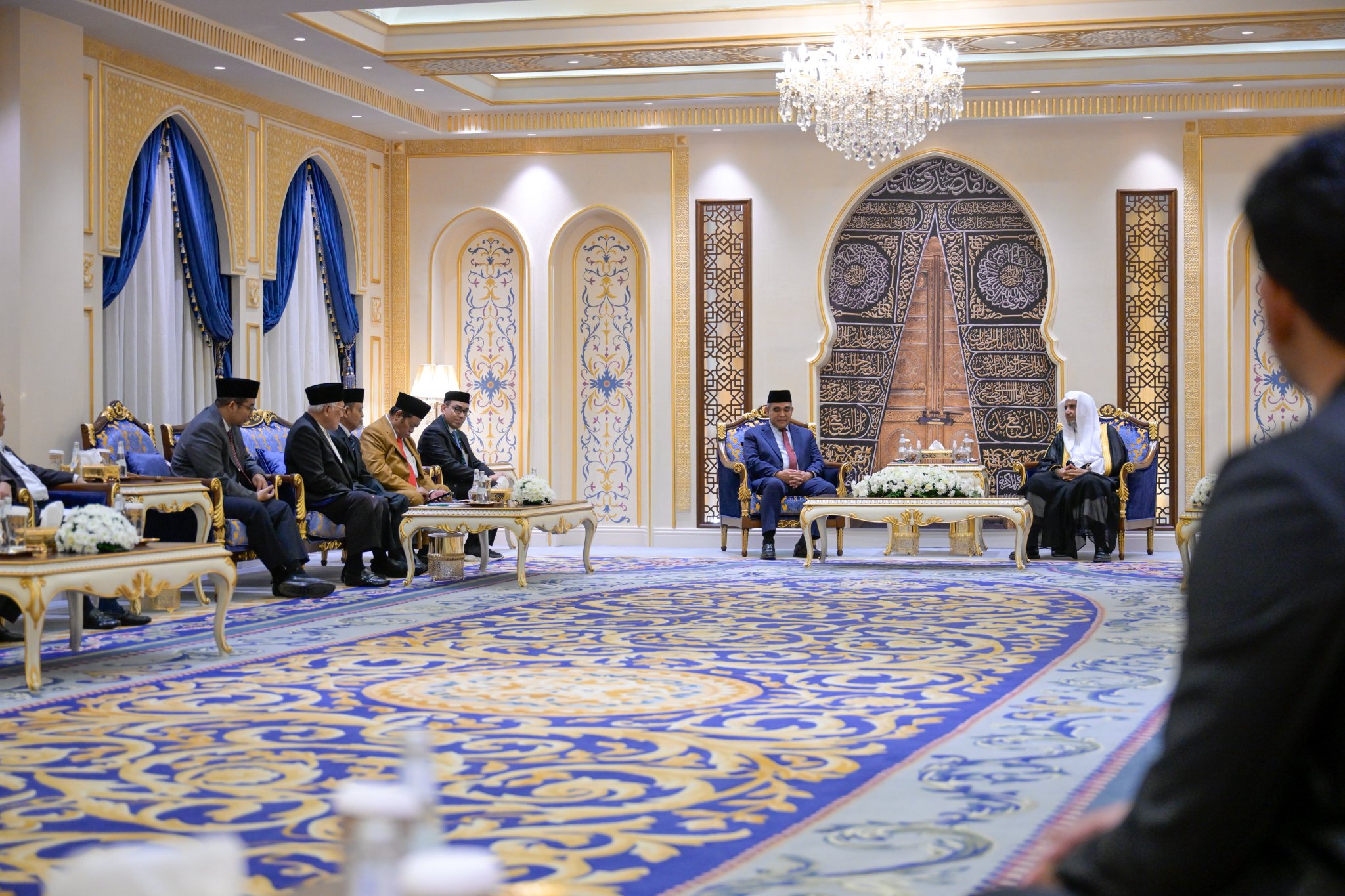 His Excellency Sheikh Dr. Mohammed Al-Issa , Secretary-General of the MWL and Chairman of the OMS, received His Excellency Mr. Ahmad Muzani, the Speaker of Indonesia’s People’s Consultative Assembly