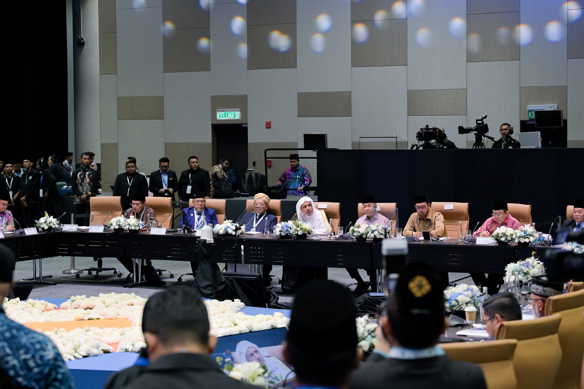 Fotos de la inauguración, por parte del Secretario General de la Liga del Mundo Islámico, Presidente del Consejo de Ulemas, el Sheij Dr. Mohammed Al-Issa, de la reunión del Consejo de Ulemas de la ASEAN