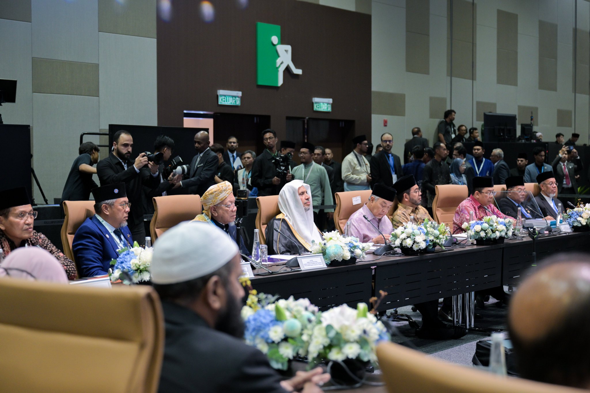 Fotos de la inauguración, por parte del Secretario General de la Liga del Mundo Islámico, Presidente del Consejo de Ulemas, el Sheij Dr. Mohammed Al-Issa, de la reunión del Consejo de Ulemas de la ASEAN