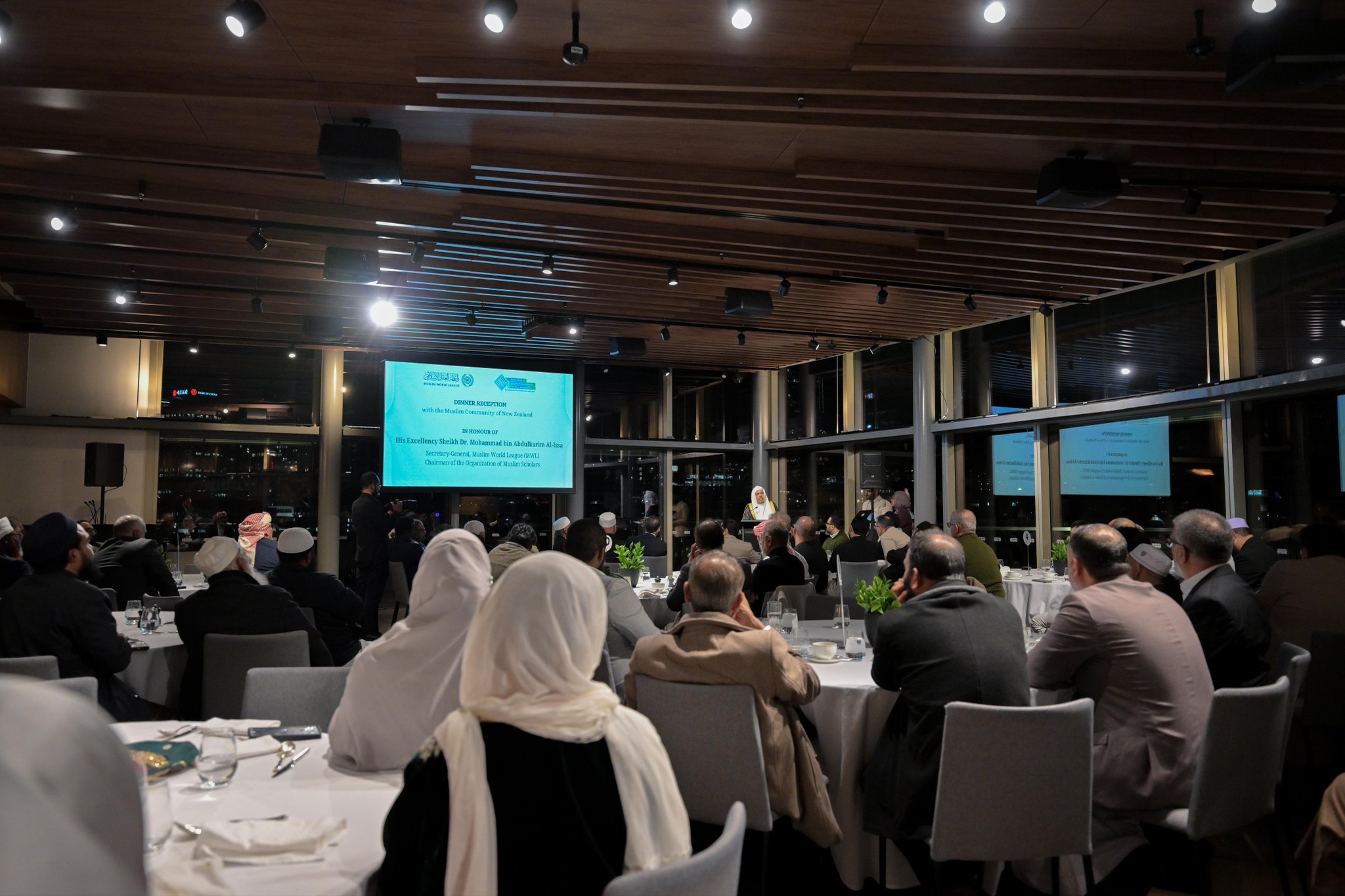 El sheij Dr. Mohammed Al-Issa, Secretario General, se reunió en Auckland, Nueva Zelanda, con los principales dirigentes de la Federación de asociaciones islámicas, así como del Consejo de Ulemas de Nueva Zelanda