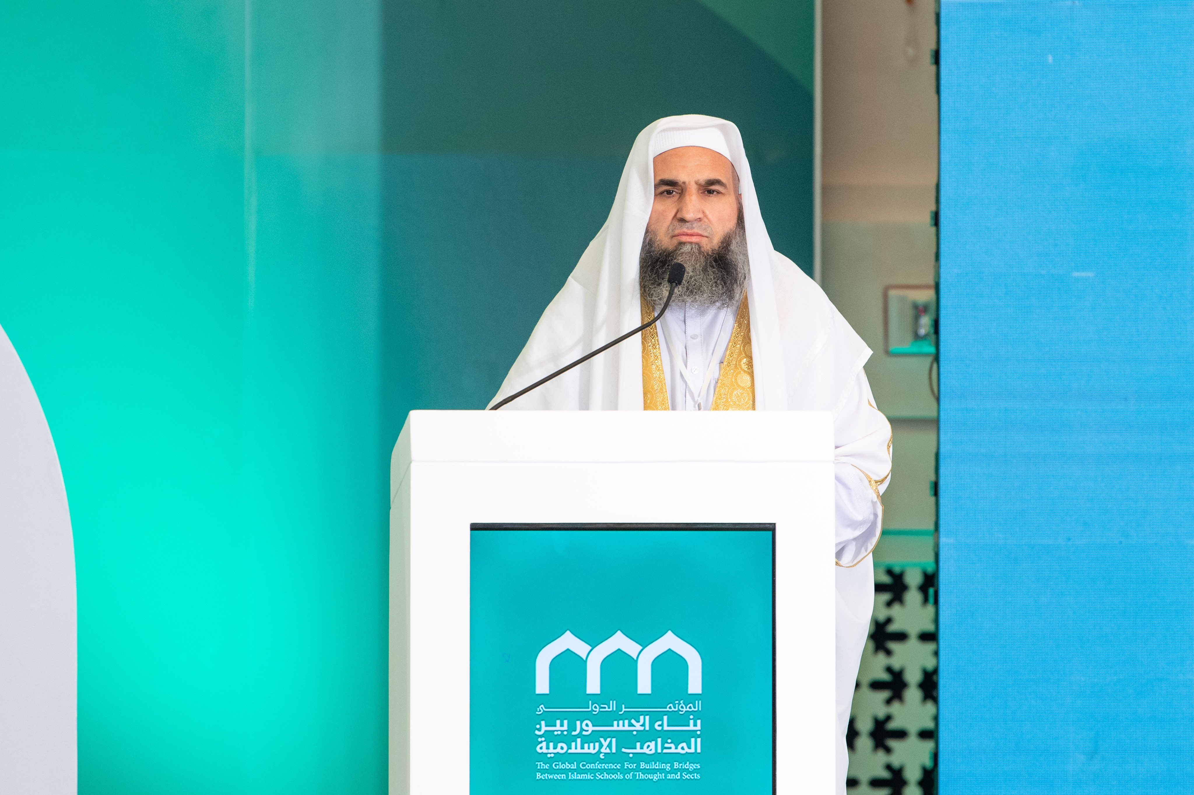دار القرآن والسنۃ، جلال آباد، افغانستان سے شیخ احمد شاہ مخلص، اسلامی مذاہب کے درمیان پلوں کی تعمیر کانفرنس کے اختتامی اجلاس سے خطاب کرتے ہوئے: