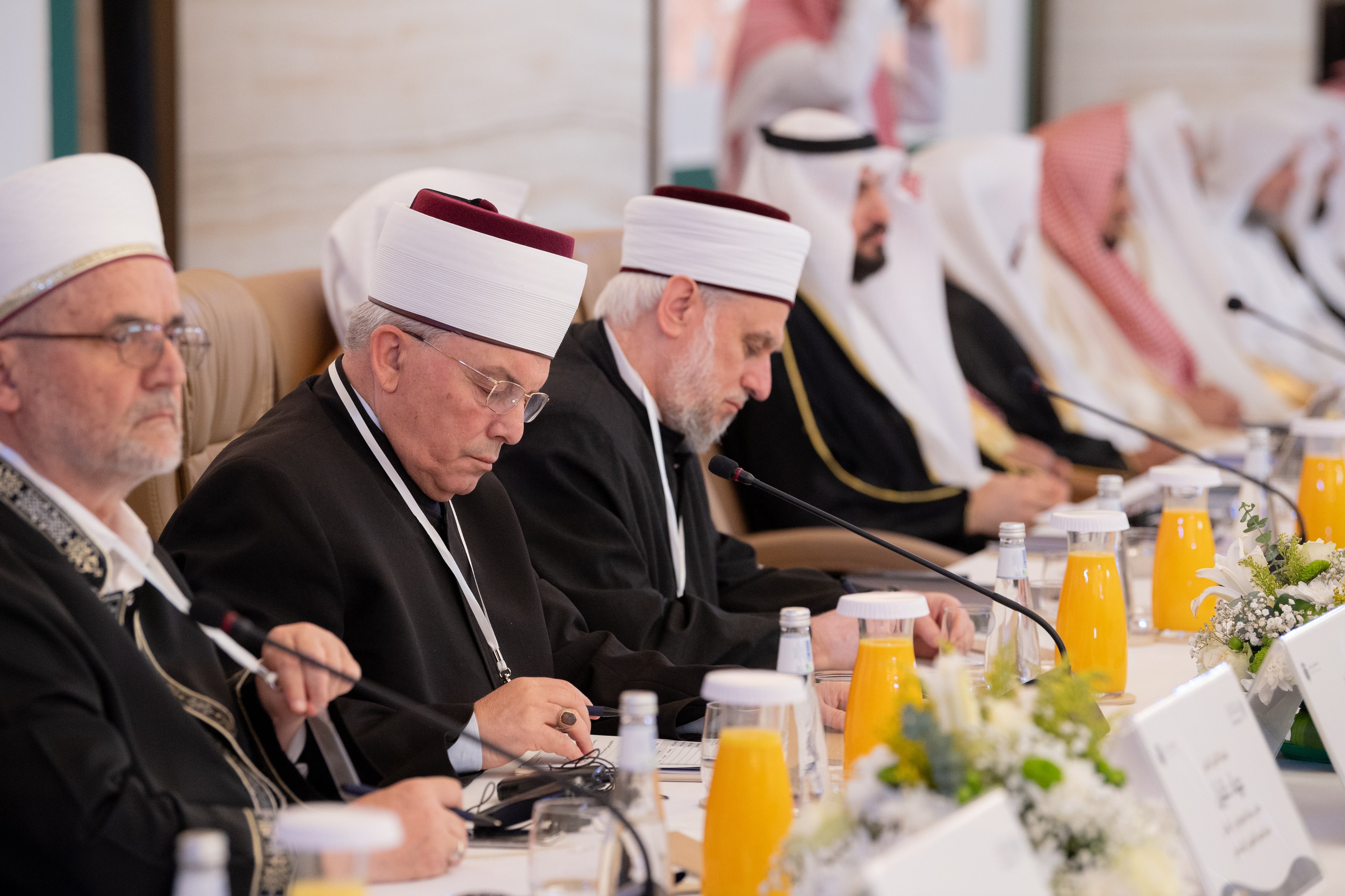Le Comité de jurisprudence islamique a pour objectif de clarifier les jugements juridiques auxquels sont confrontés les musulmans dans leurs problématiques et leurs crises