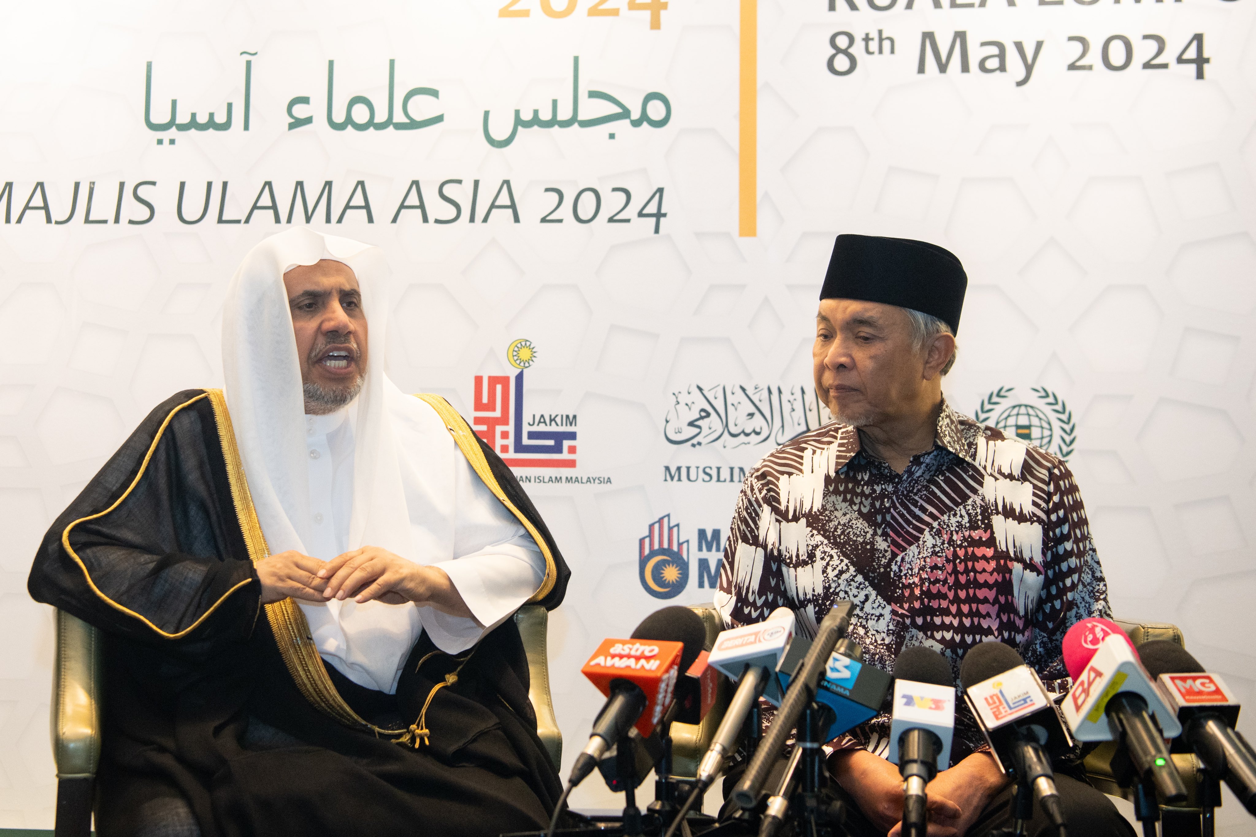 سخنان جناب دبیر کل، آقای دکتر شیخ محمد العیسی ، در کنفرانس مطبوعاتی رسانه های آسیایی پس از افتتاح «شورای علمای آسیان»