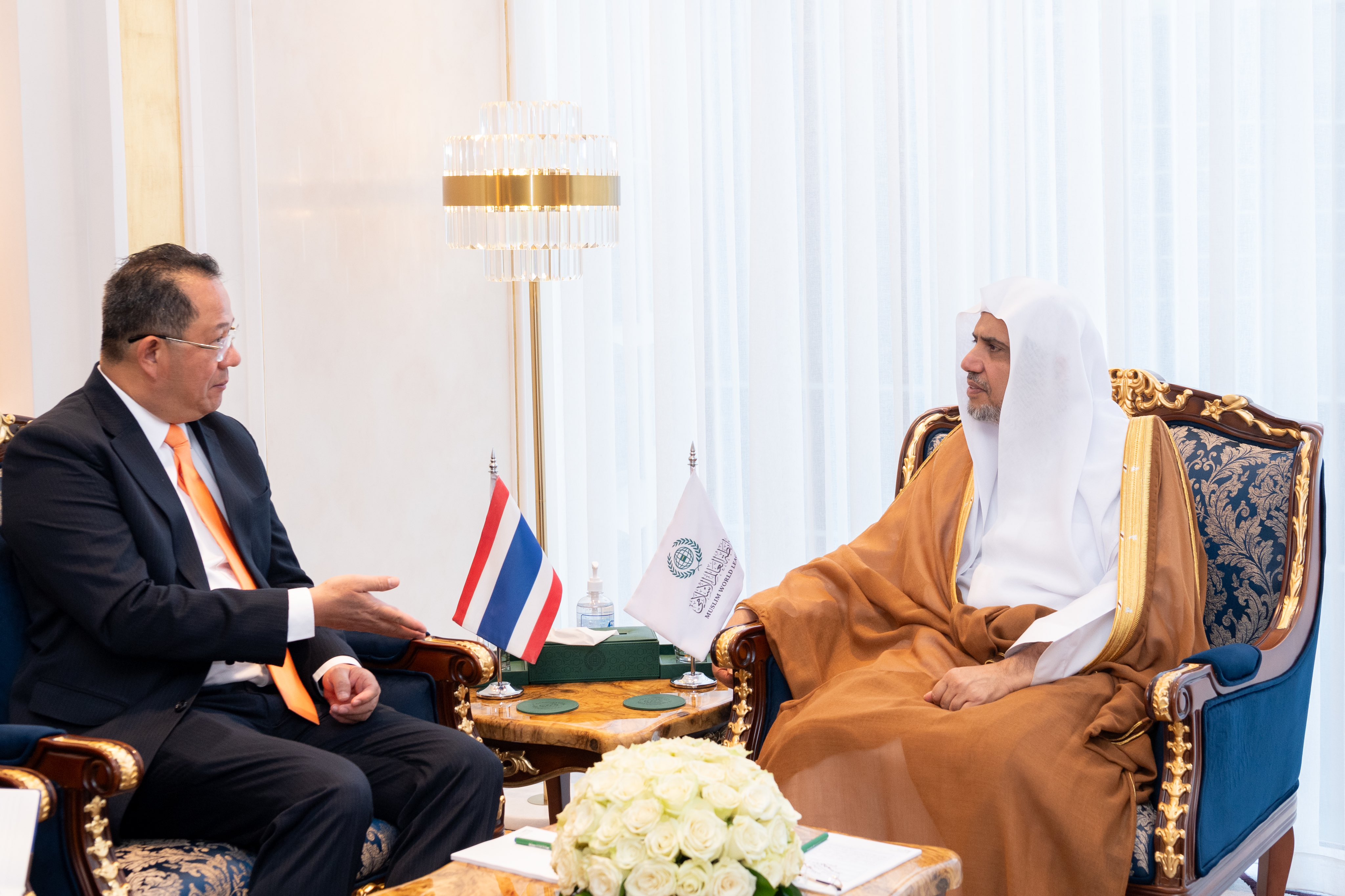 In his Riyadh office, His Excellency Sheikh Dr. Mohammed Alissa, Secretary-General of the MWL, met with His Excellency Ambassador Darm Boontham, Ambassador of Thailand to Saudi Arabia. 