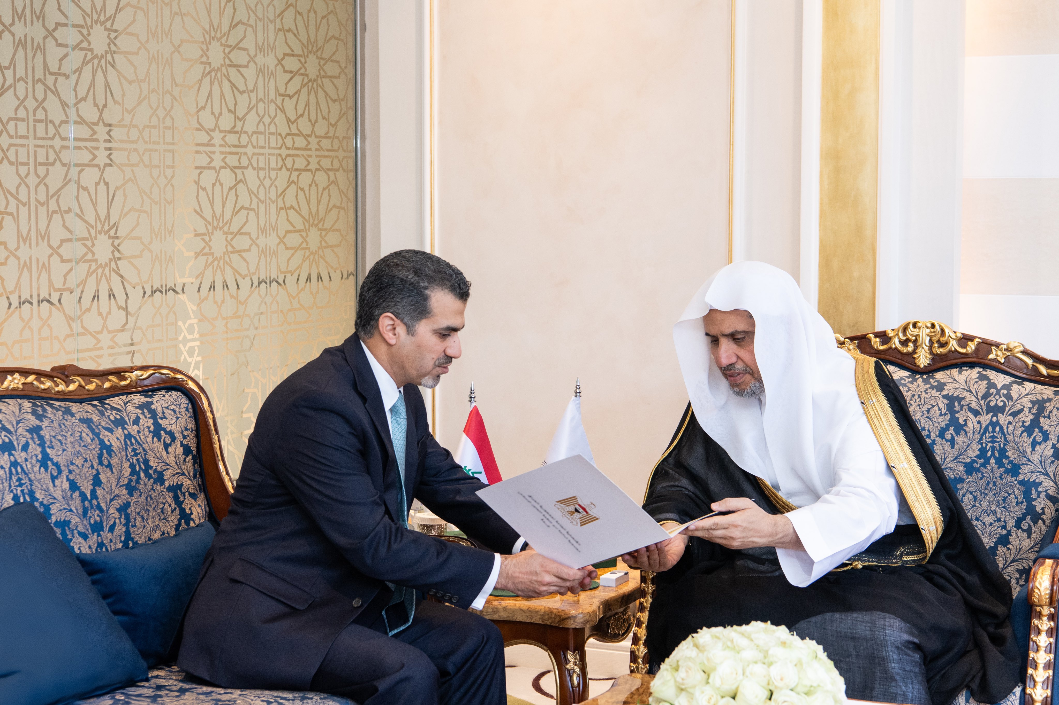 El ministerio de Asuntos exteriores de Iraq anunció que el Secretario General, el Sheij Mohammed Alissa, recibió una invitación oficial del Primer Ministro iraquí, Mohamed Shia al-Soudani