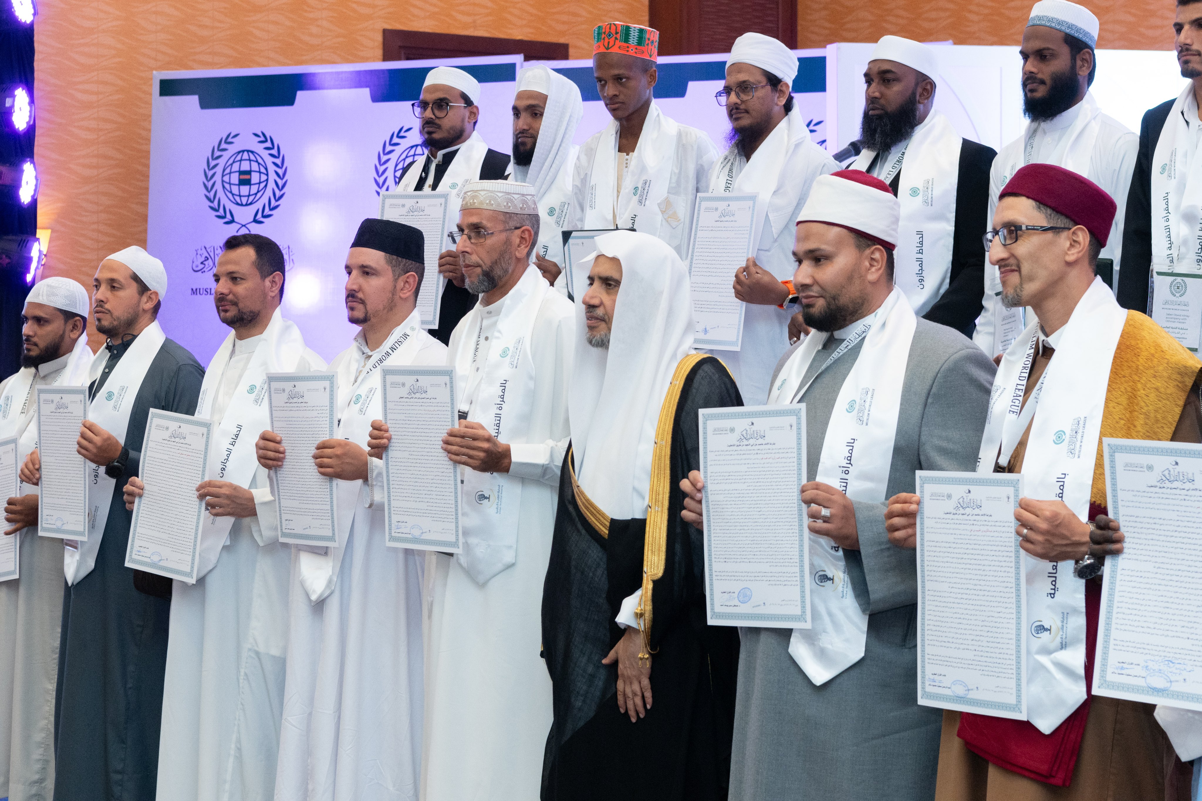 Les musulmans d'Afrique ayant participé au Concours des meilleurs récitateurs des dix  lectures du Coran proposent de rendre annuelle cette compétition africaine