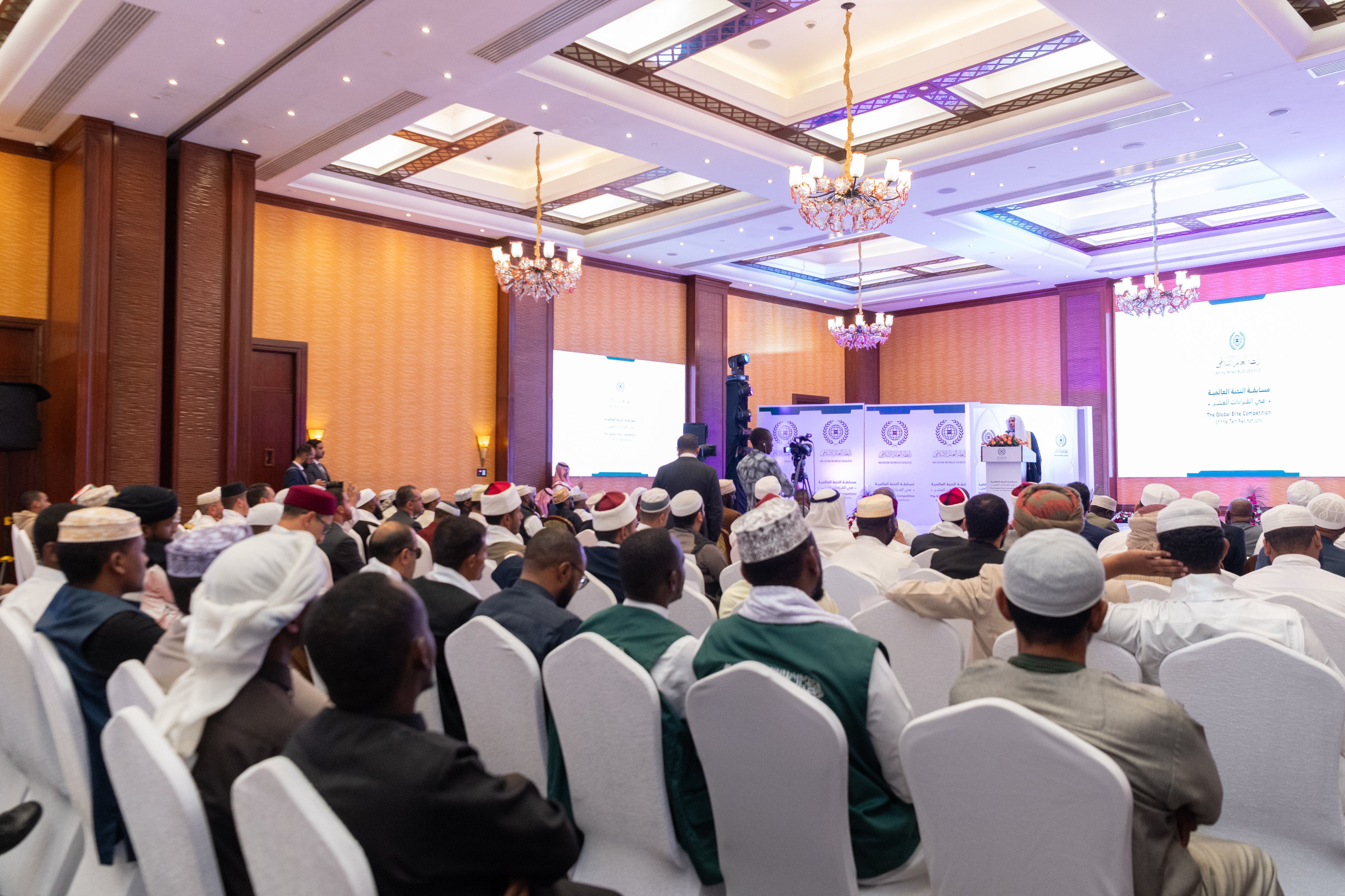 Les musulmans d'Afrique ayant participé au Concours des meilleurs récitateurs des dix  lectures du Coran proposent de rendre annuelle cette compétition africaine