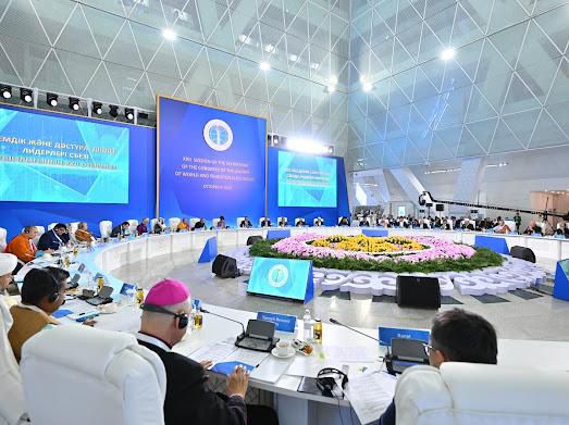 Yang Mulia Dr. Abdulaziz Sarhan dan Syekh Abdul Latif Al-Mutlaq mewakili Liga Muslim Dunia dalam Konferensi "Para Pemimpin Agama Dunia dan Tradisional" di Kazakhstan.
