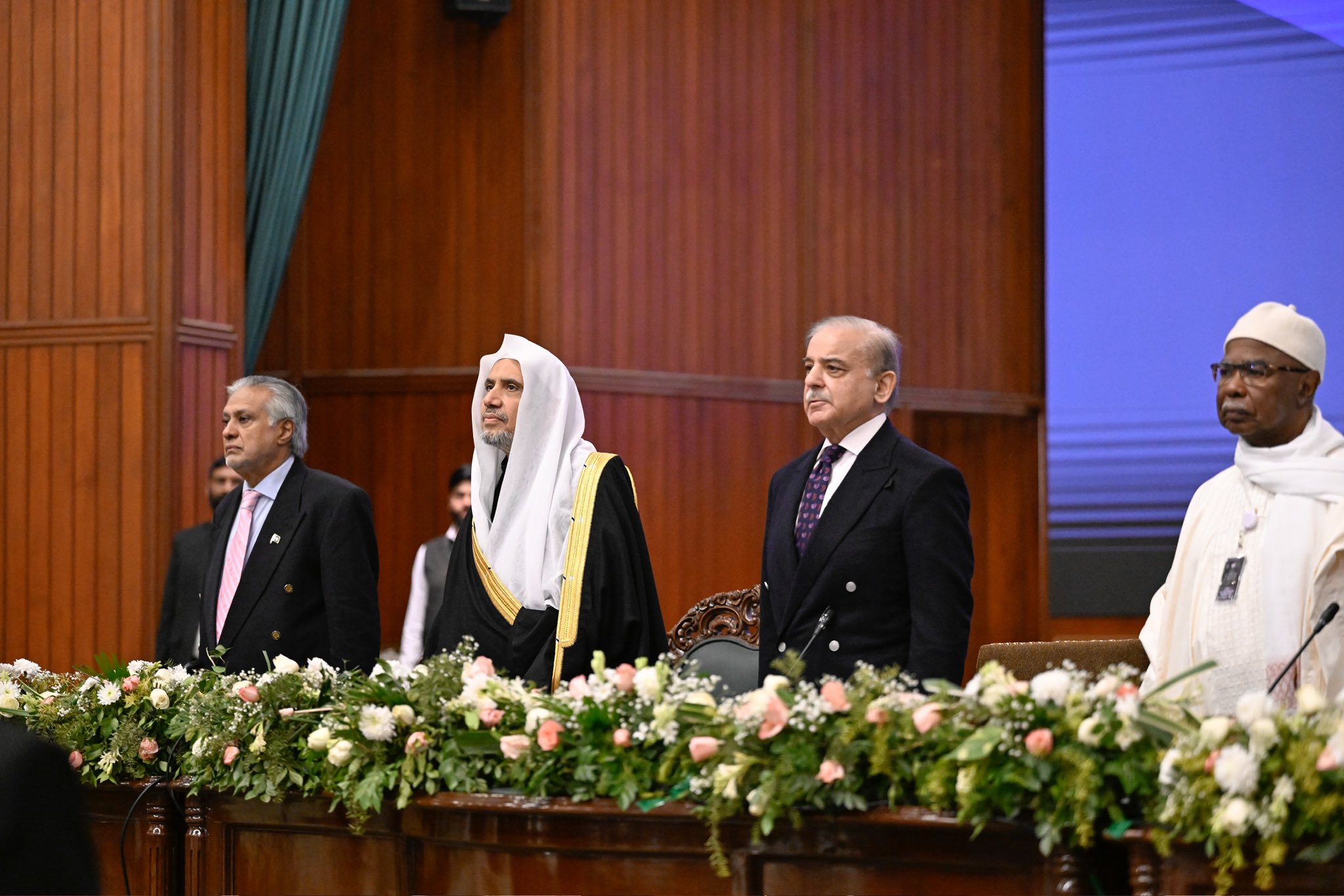 El Primer Ministro de la República Islámica de Pakistán, el Sr. Muhammad Shehbaz Sharif, durante su patrocinio de la conferencia de la Liga del Mundo Islámico: EducacionDeNiñas en las sociedades musulmanas, desde la capital pakistaní, Islamabad: