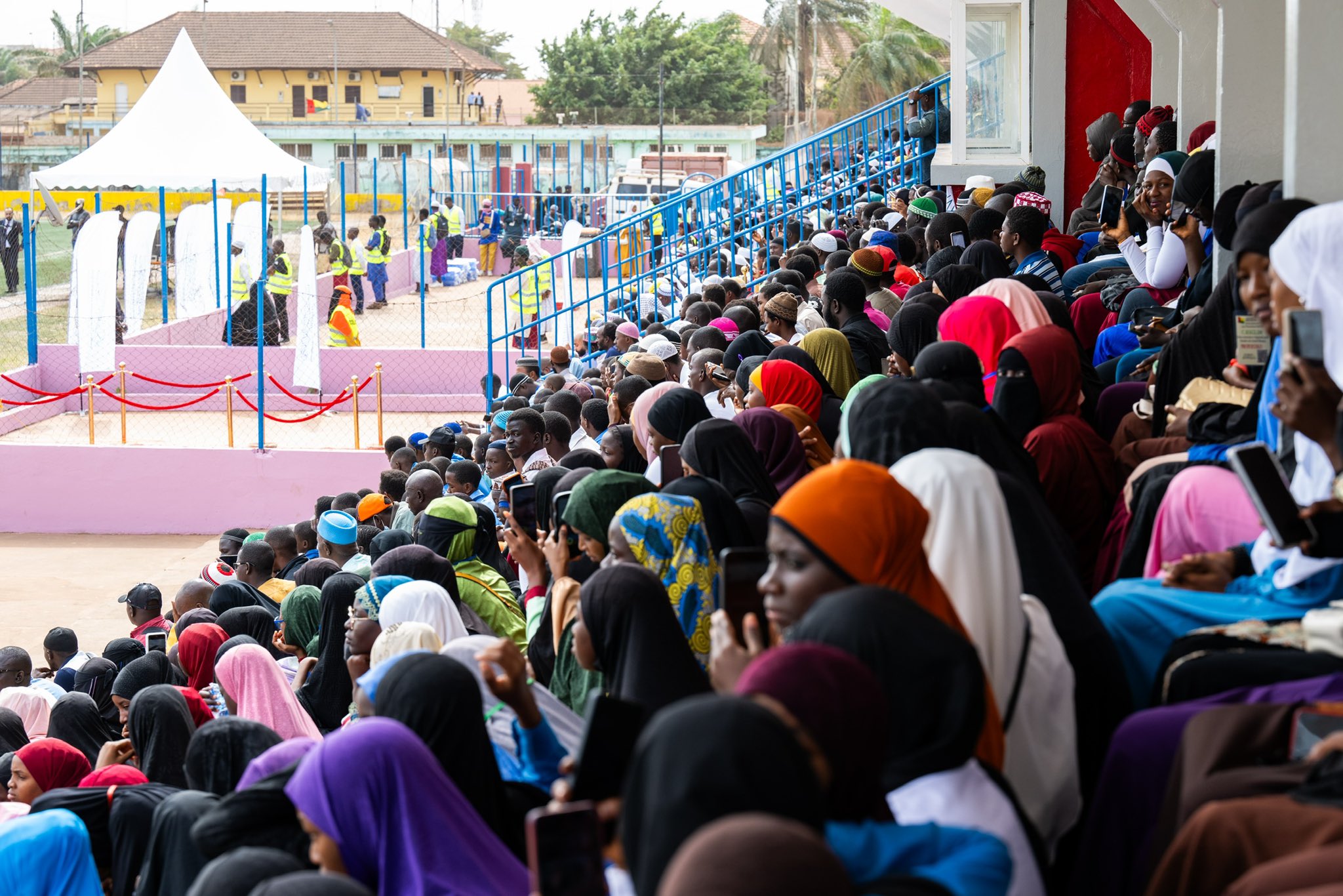 Voici des images du lancement du concours de mémorisation du Coran de la Ligue islamique mondiale pour l’Afrique de l’Ouest, qui a eu lieu au stade Lino Correia, dans la capitale de la République de Guinée-Bissau.
