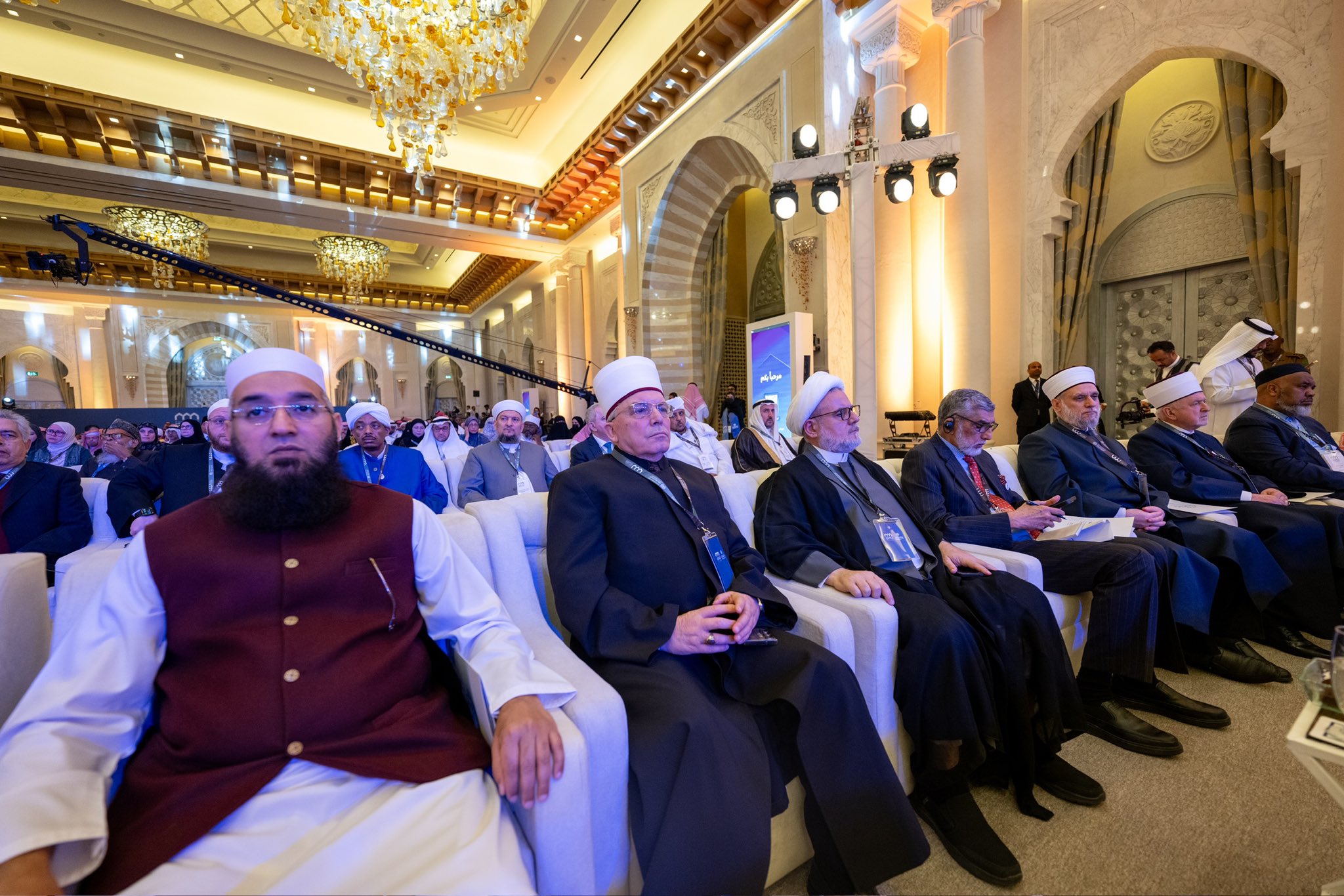 El Secretario General, Presidente de la Comisión de Ulemas, Sheij Mohammed Al-Issa , durante la ceremonia de apertura de la conferencia ConstruyendoPuentesEntreLasEscuelas