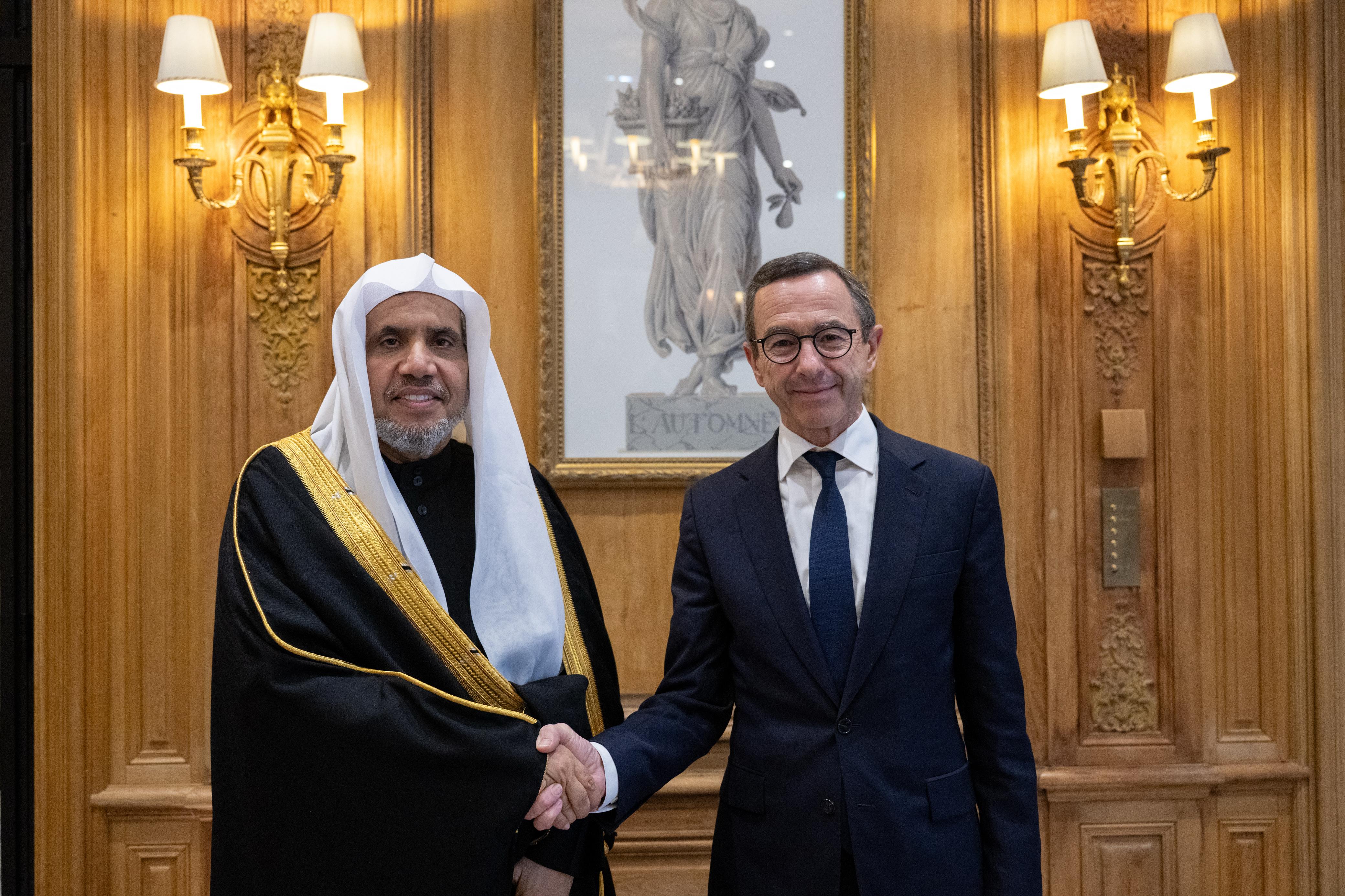 En el marco de la invitación de centros de reflexión y estudios:  El secretario general de la Liga del Mundo Islámico se reúne con varios ministros franceses  París: