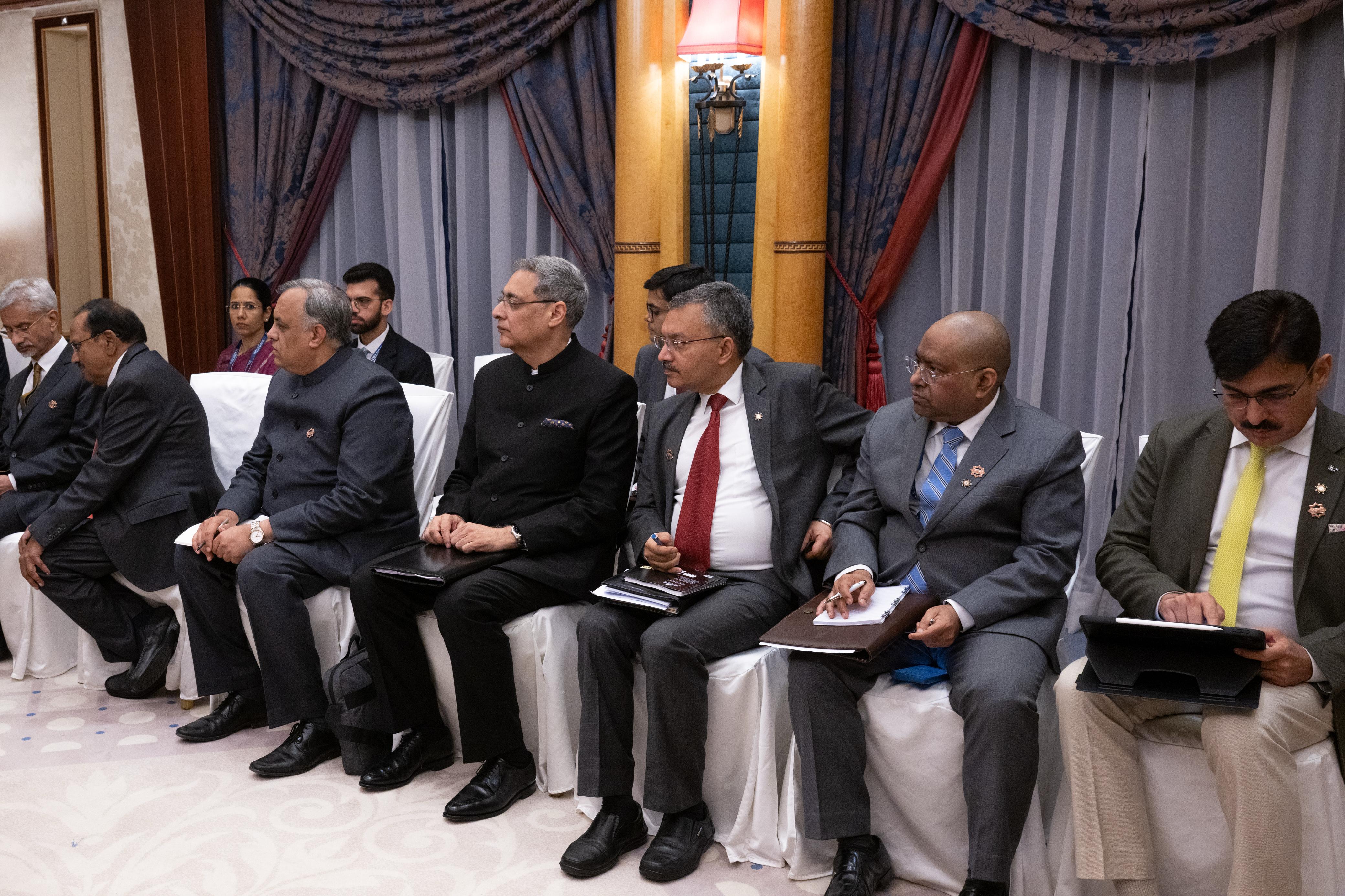 El Secretario General y Presidente de la Comisión de Ulemas, el Sheij Mohammad Alissa, se reunió en Yeda con el Primer Ministro de la República de la India, el Sr. Narendra Modi.