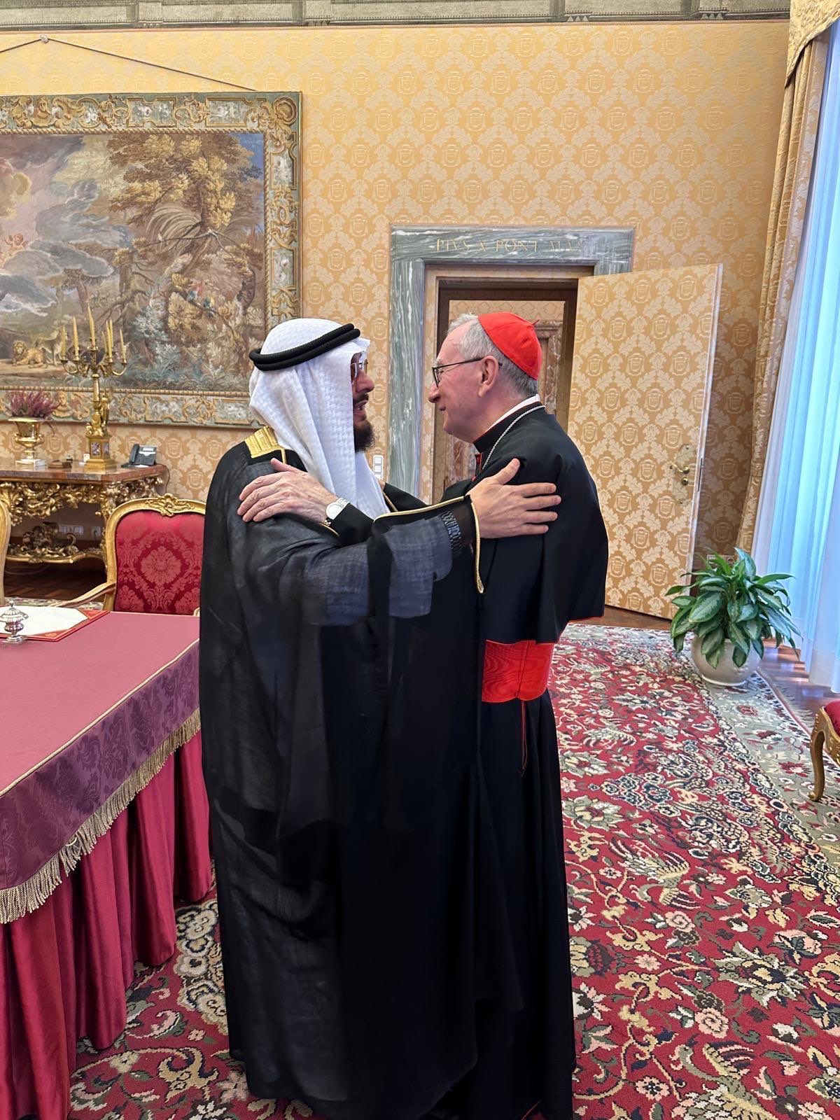 Yang Mulia Perdana Menteri dan Sekretaris Negara Vatikan, Kardinal Pietro Parolin, menerima Yang Mulia Penasihat dan Komisaris Koordinasi Liga Muslim Dunia untuk Vatikan, Dr. Abdulaziz Sarhan