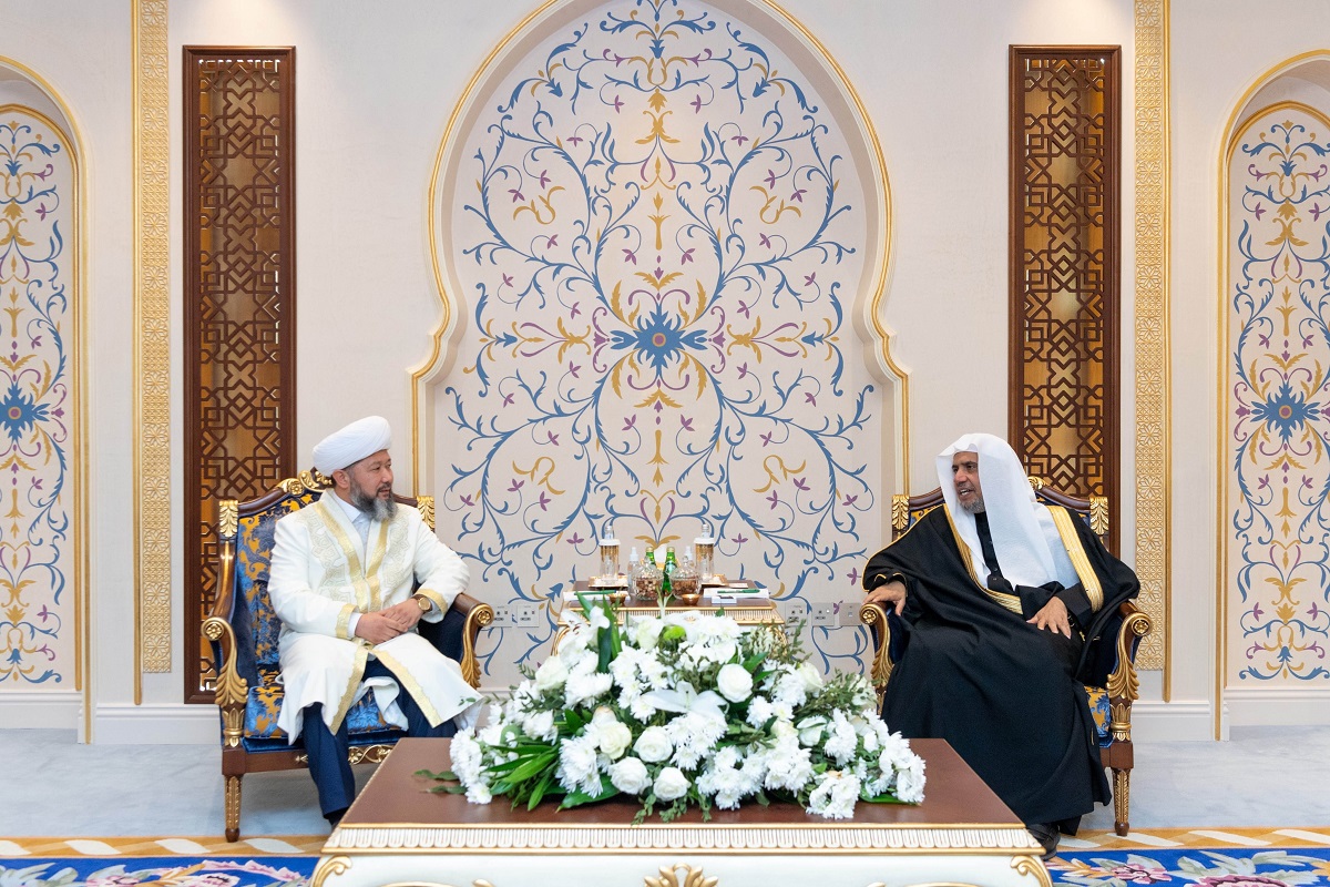سیکرٹری جنرل شیخ ڈاکٹر محمد العیسی نے قازقستان کے مسلم مذہبی امور کے سربراہ  اور مفتی اعظم شیخ نوریزبای اوتبینوف کا استقبال کیا