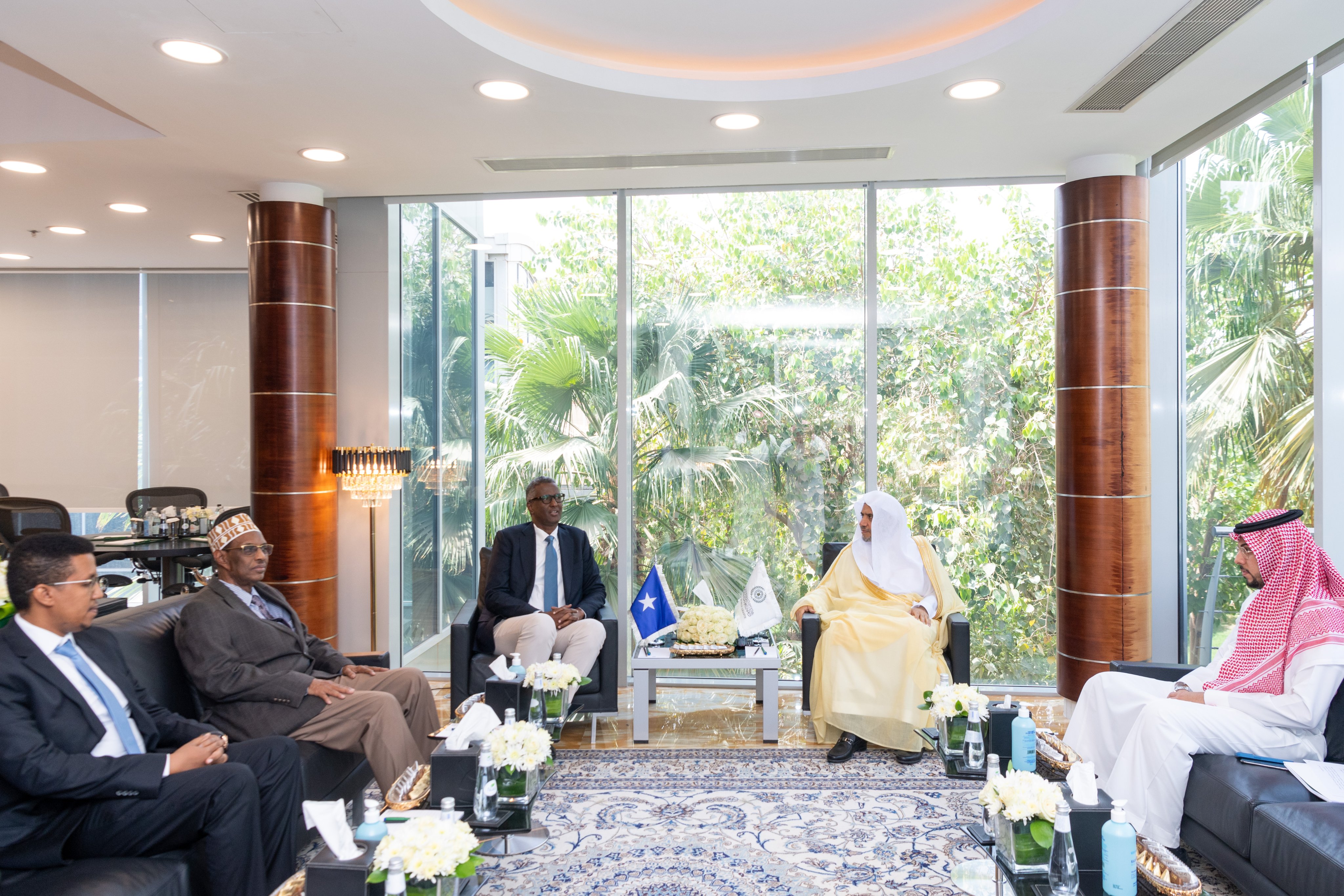سیکرٹری جنرل اور چیئرمین مسلم علماء کونسل عزت مآب شیخ ڈاکٹر محمد العیسی نے صومالی صدر کے خصوصی ایلچی جناب عبد الرحمن عبد الشکور سے ملاقات کی