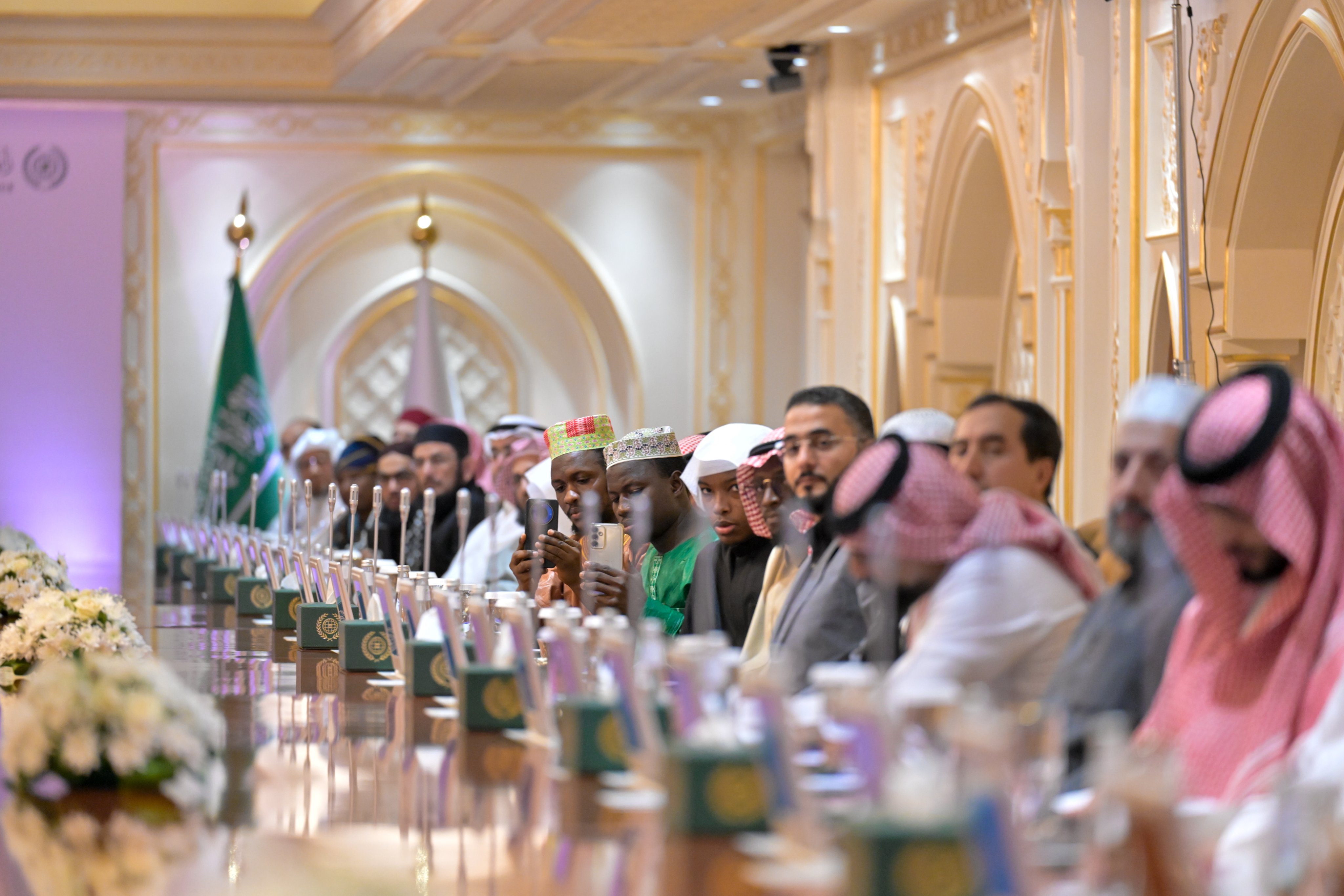 El Sheij Mohammed Al-Issa, lanzó el Premio de la Ligadel Mundo Islamico para el servicio del Noble Corán, que comprende 9 categorías