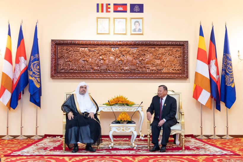 Dr. Mohammad Alissa met with the President of the Cambodian Senate Mr. Say Chhum and several senators