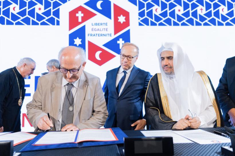 HE Dr. Mohammad Alissa stood with prominent Muslim, Jewish and Christian leaders to sign a historic MOU, pledging to continue meaningful interfaith dialogue