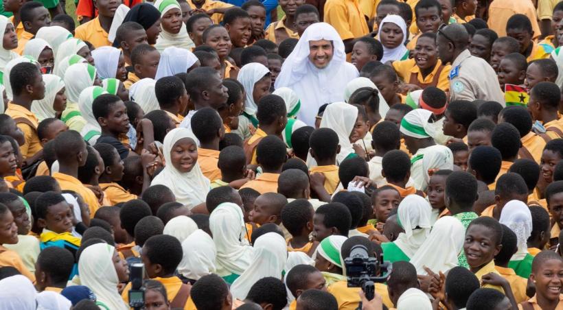 أمين عام رابطة العالم الإسلامي يدشن حزمة من المشاريع الرعوية والتنموية في غانا