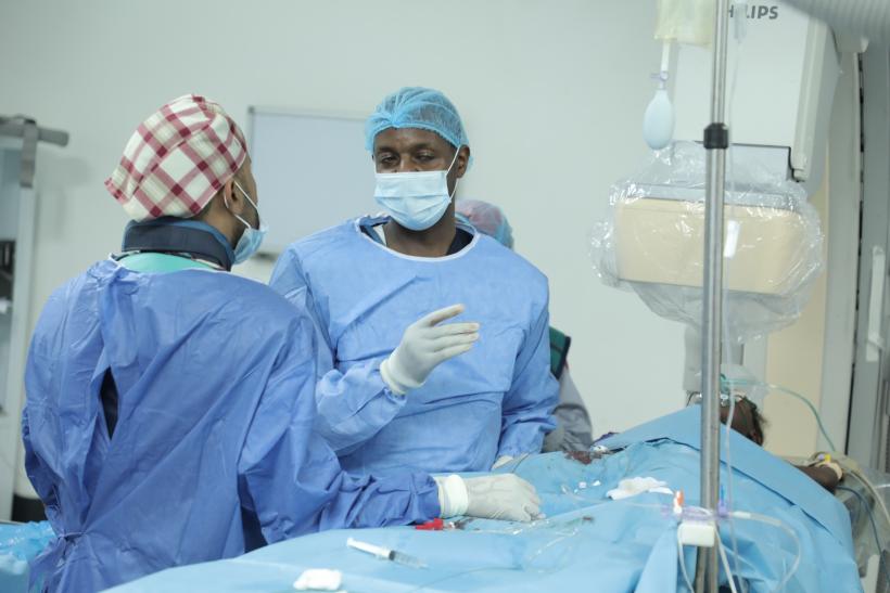 رابطہ عالم اسلامی افریقہ میں ضرورت مند کمیونٹیوں میں  بچوں کے لئے کارڈیک سرجری پروگرام پر عمل درآمد جاری رکھے ہوئے ہے