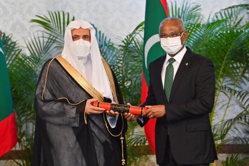 H.E. Dr. Mohammad Alissa received the Order of Honor of the Republic from H.E. President Ibrahim Solih, President of the Republic of Maldives