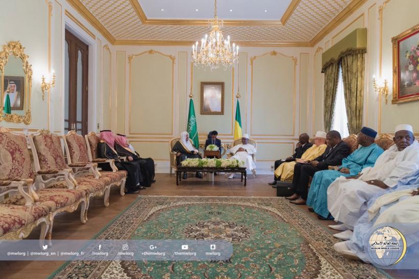 فخامة رئيس جمهورية مالي ملتقياً معالي الأمين العام في الرياض صباح اليوم 