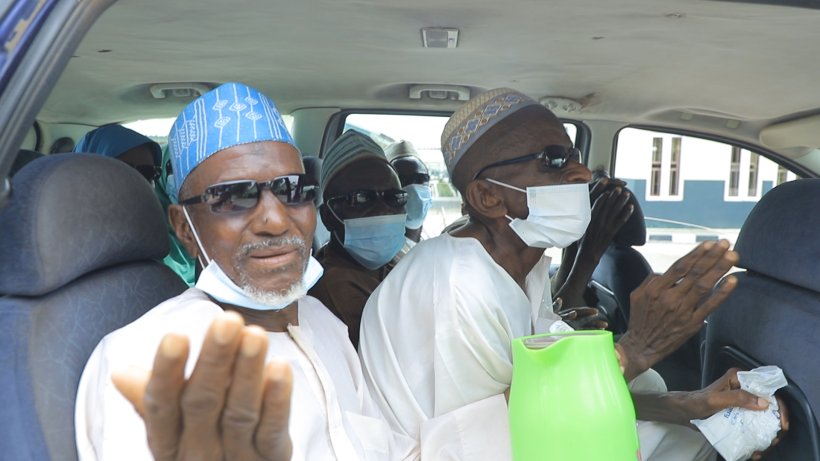 تُنفّذُ رابطة العالم الإسلامي‬⁩ مشروعاتٍ طموحةً لمكافحة أمراض العمى في أفريقيا