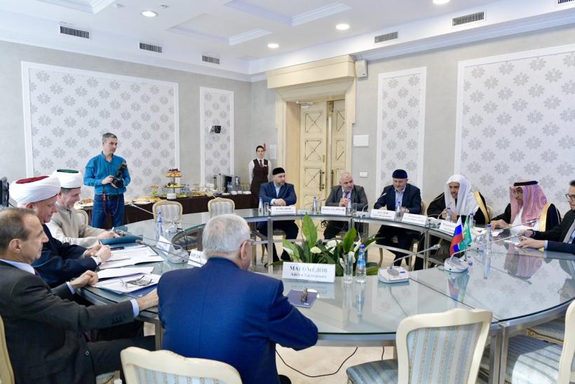 Cheikh Alissa rencontre le président et les membres du Conseil populaire russe.