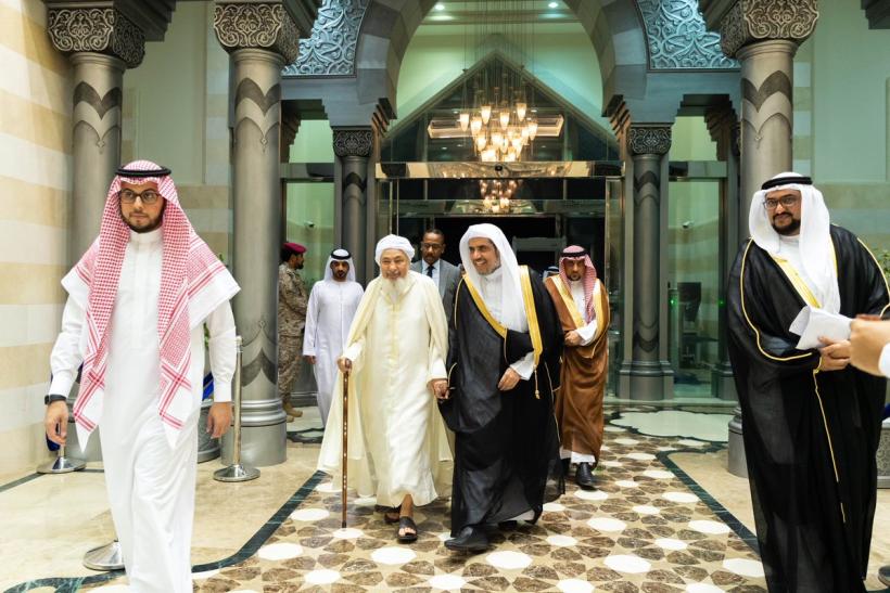 رئيس وأعضاء مجلس الإفتاء بالإمارات العربية المتحدة يصلون جدة مساء الأمس في زيارة رسمية برئاسة سماحة الشيخ عبدالله بن بيه