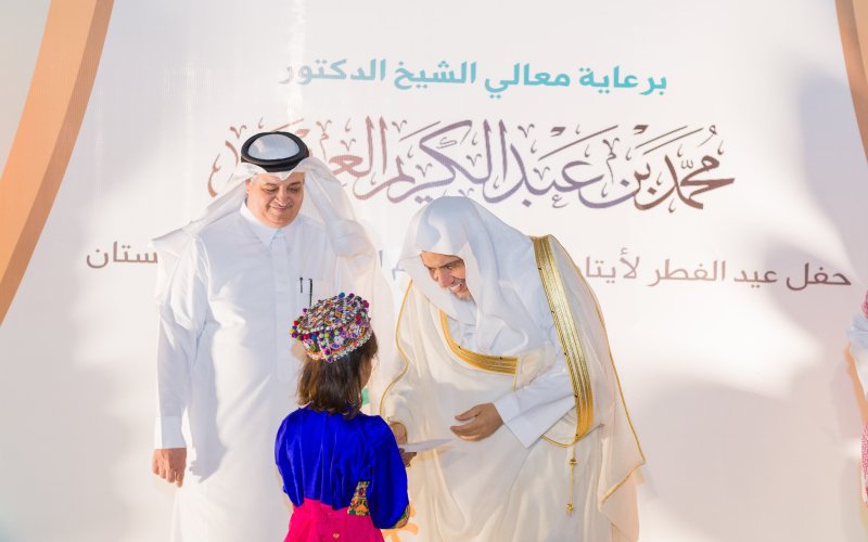 Foto-foto Yang Mulia Sekretaris Jenderal Liga Muslim Dunia Syekh Dr. Mohammed Alissa, mengunjungi anak-anak Panti Asuhan Ali bin Abi Thalib di Pakistan, yang melayani lebih dari 4.600 anak yatim piatu