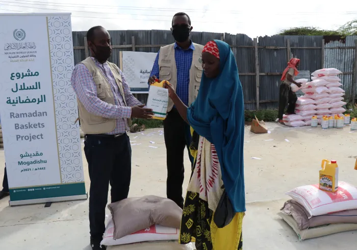 Pendant le mois de Ramadan cette année, la LIM a distribué des produits alimentaires essentiels dans de nombreux pays