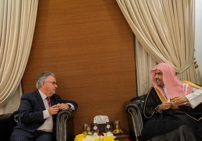 Le D.Mohammad Alissa a reçu le doyen de l’Université du pays de Galles le Pr. Midwane hayoze avec sa délégation  qui ont confirmé que les accords signés avec instituts religieux et intellectuels dans le monde renforcent la paix et la coexistence.