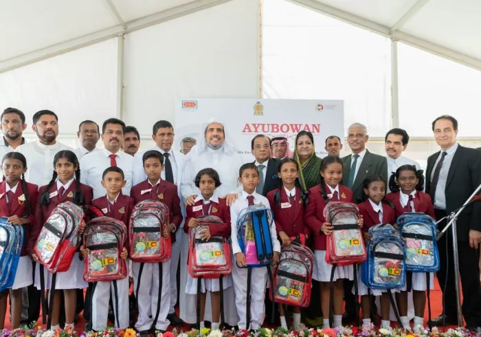 L'éducation est un facteur clé de la lutte contre l'extrémisme, elle permet l’ouverture aux autres et aide à l’émergence d’un monde plus solidaire. Les programmes de la LIM visent à donner à la jeunesse les ressources dont elle a besoin pour s'épanouir.